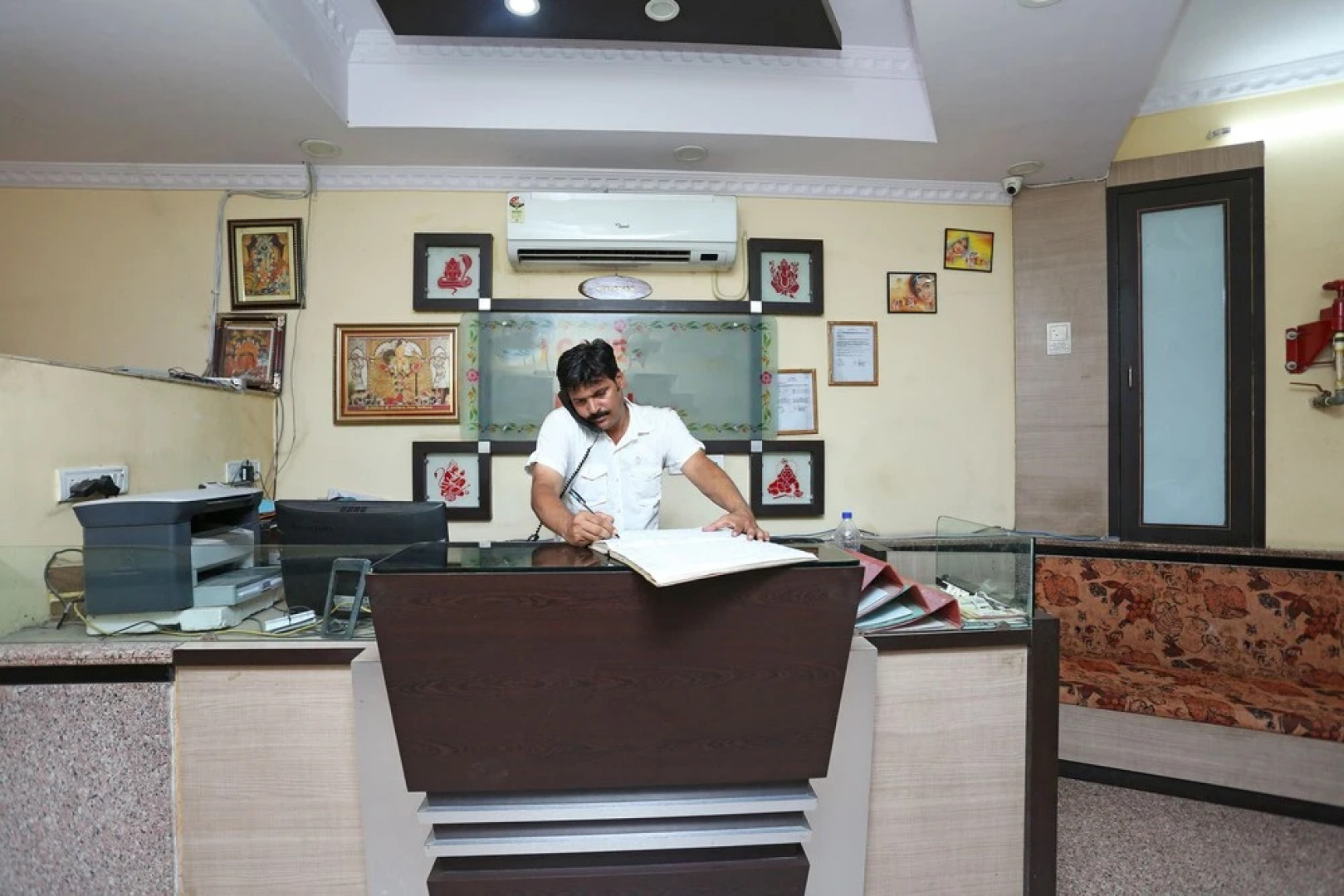 Shri Ganesh Hotel