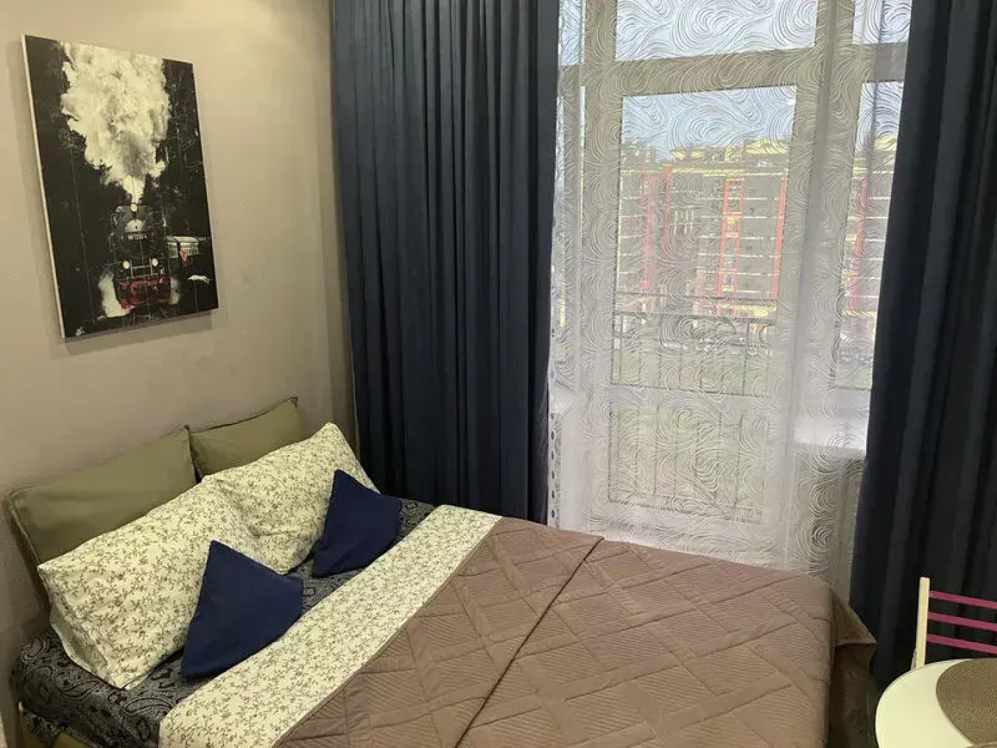 Хэппи Пипл на ул. Галины Вишневской, д. 5