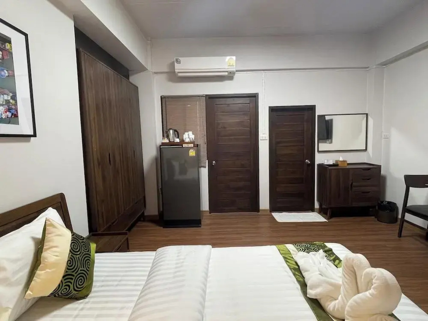 The Bedrooms Maeklong Service Apartment