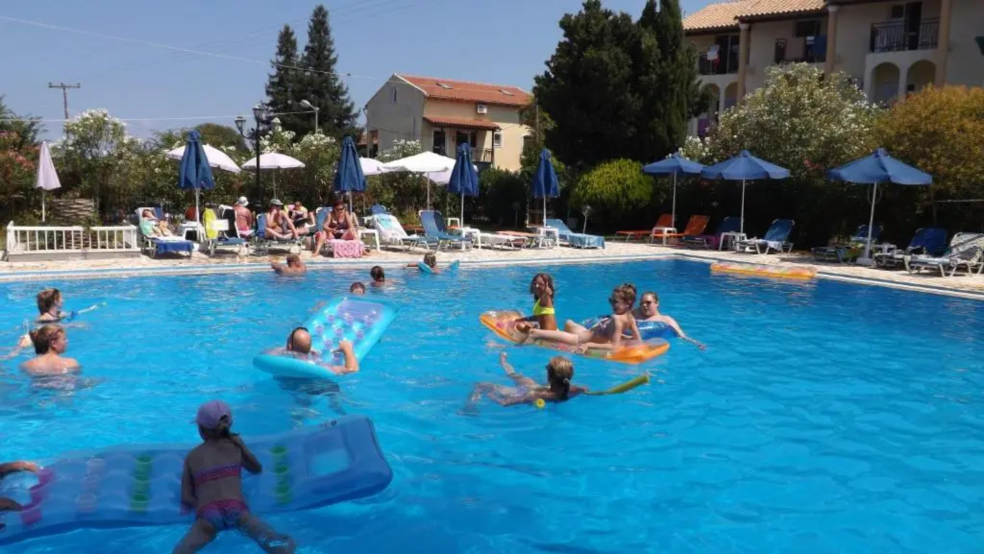 Alexandros Studios Apartments