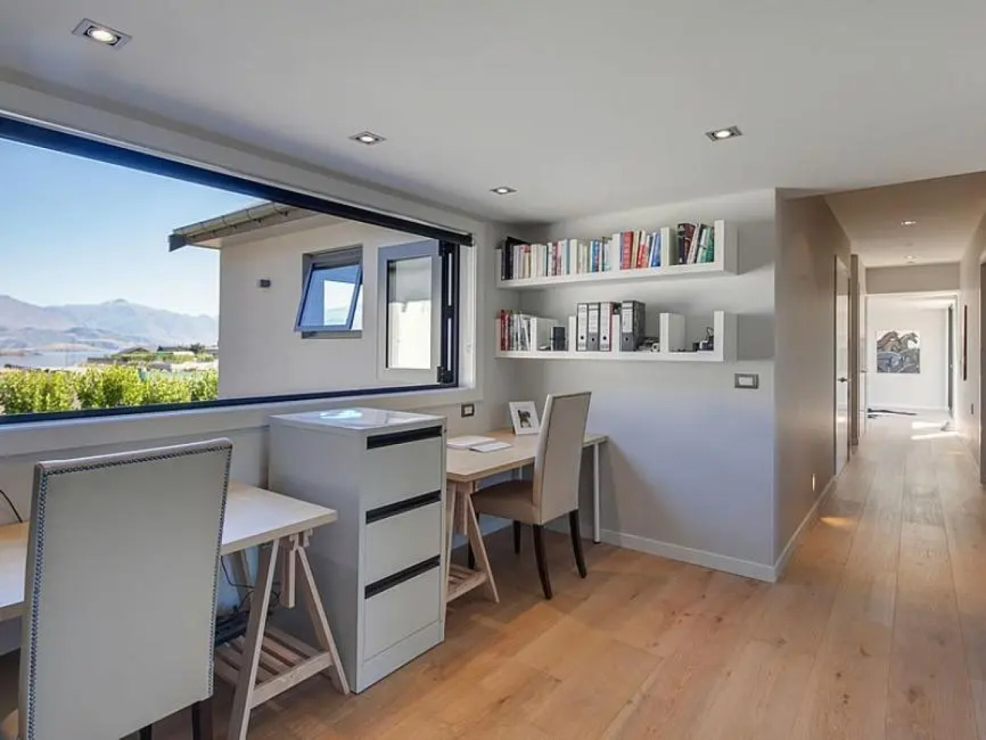 Infinity Drive - Sleeps 8 - Spa Pool - Lake Views