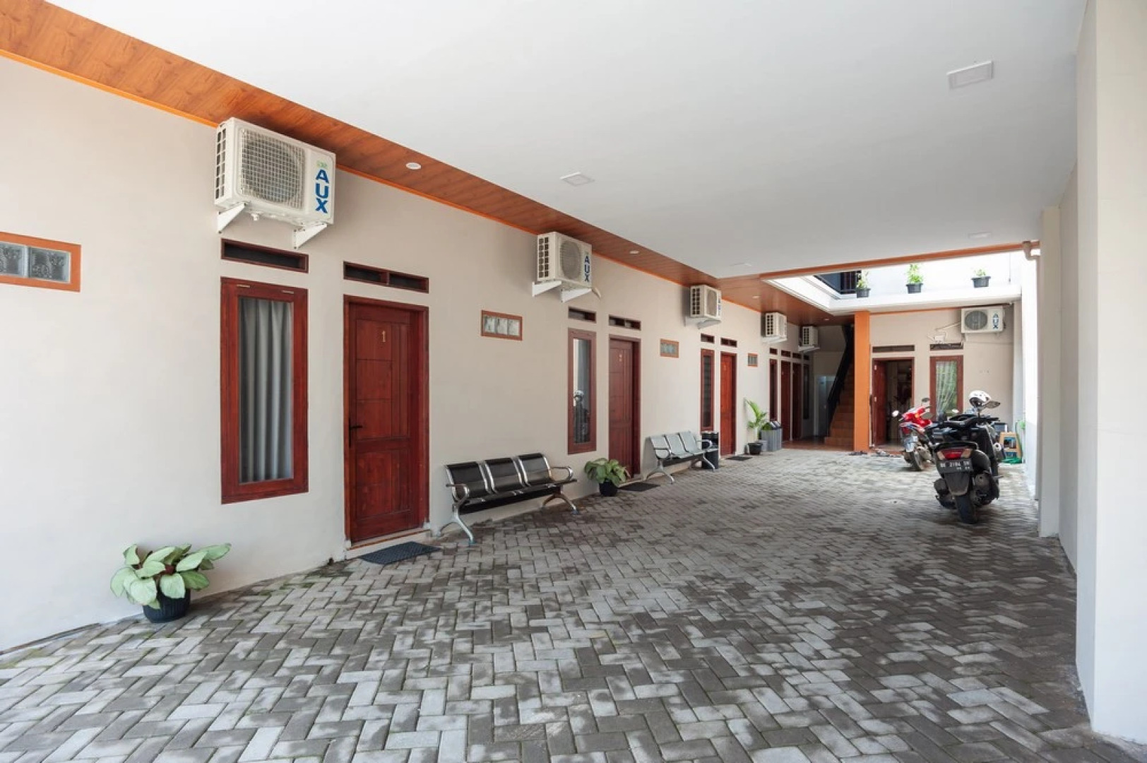 RedDoorz @ Jalan Urip Sumoharjo Lampung 2