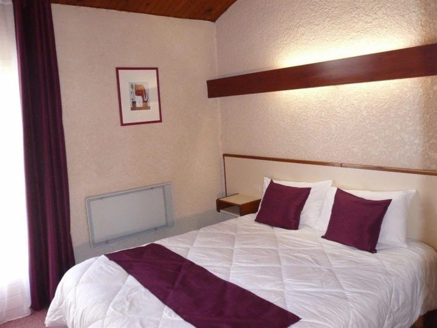 Logis Hôtel les Vallons du Lac