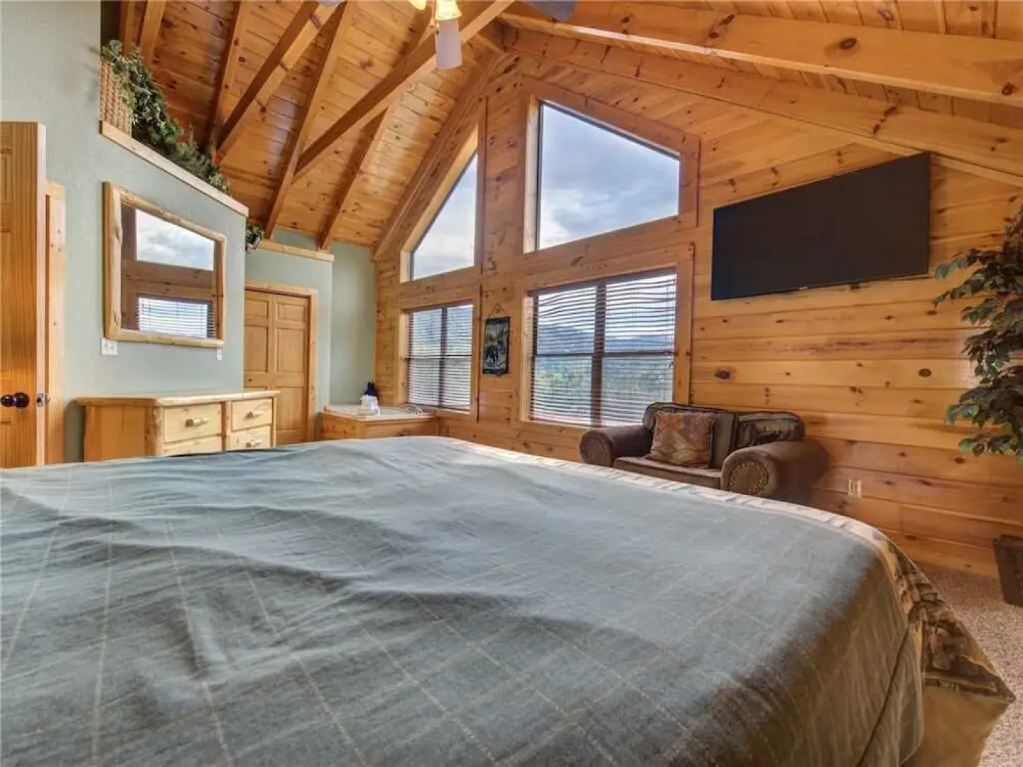 Destinys Heavenly View - Five Bedroom Cabin