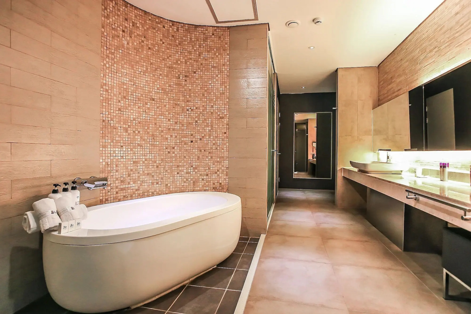 JBIS Hotel