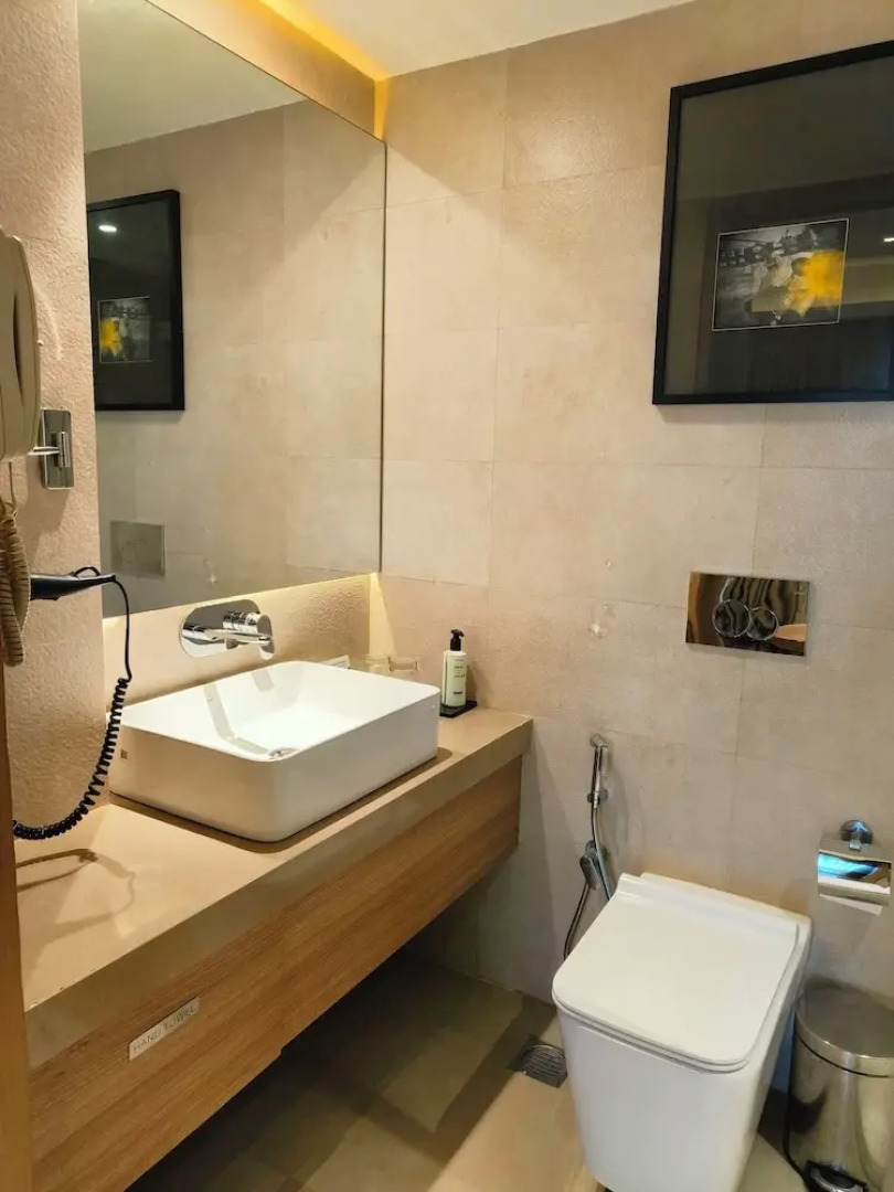 Royal Hometel Suites Dahisar Mumbai