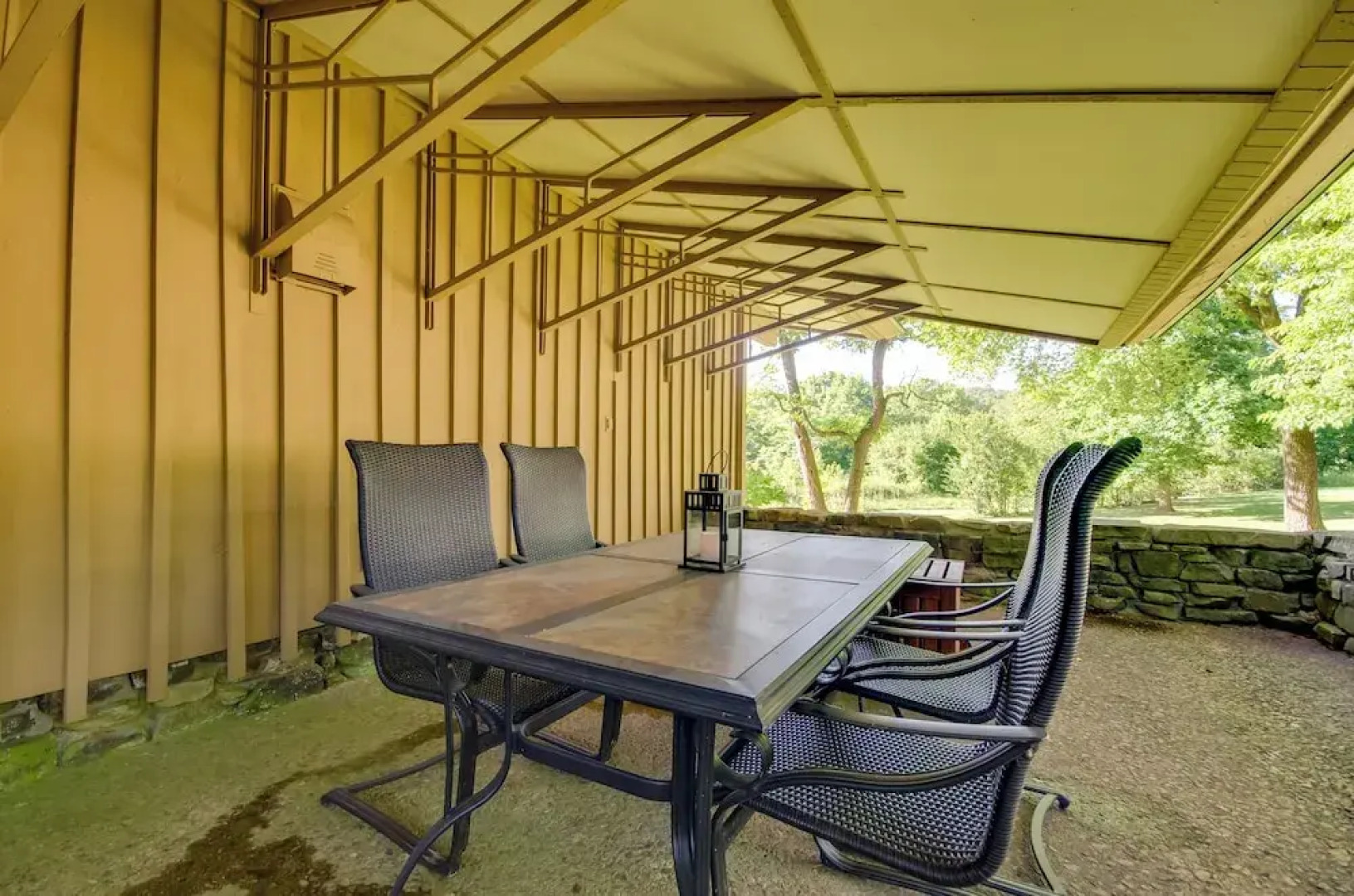 Tranquil Mid-century Modern Cottage w/ Forest View