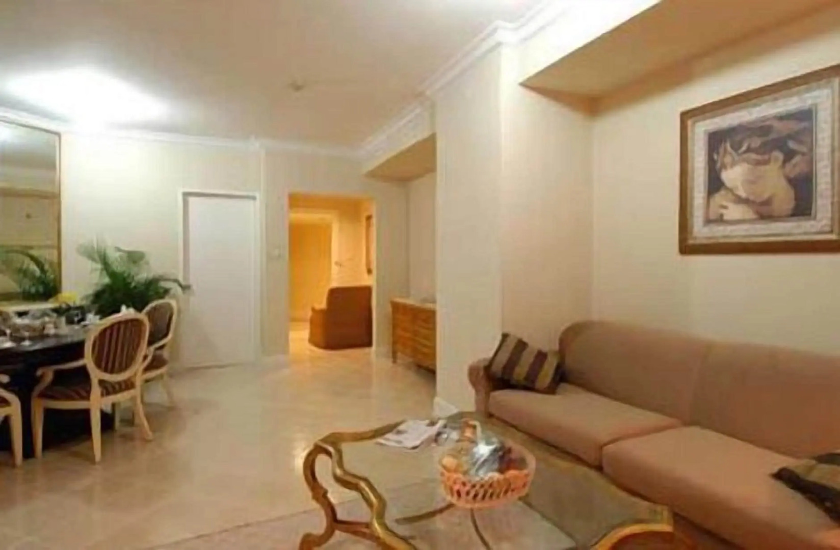 Batavia Hotel and Serviced Apartments