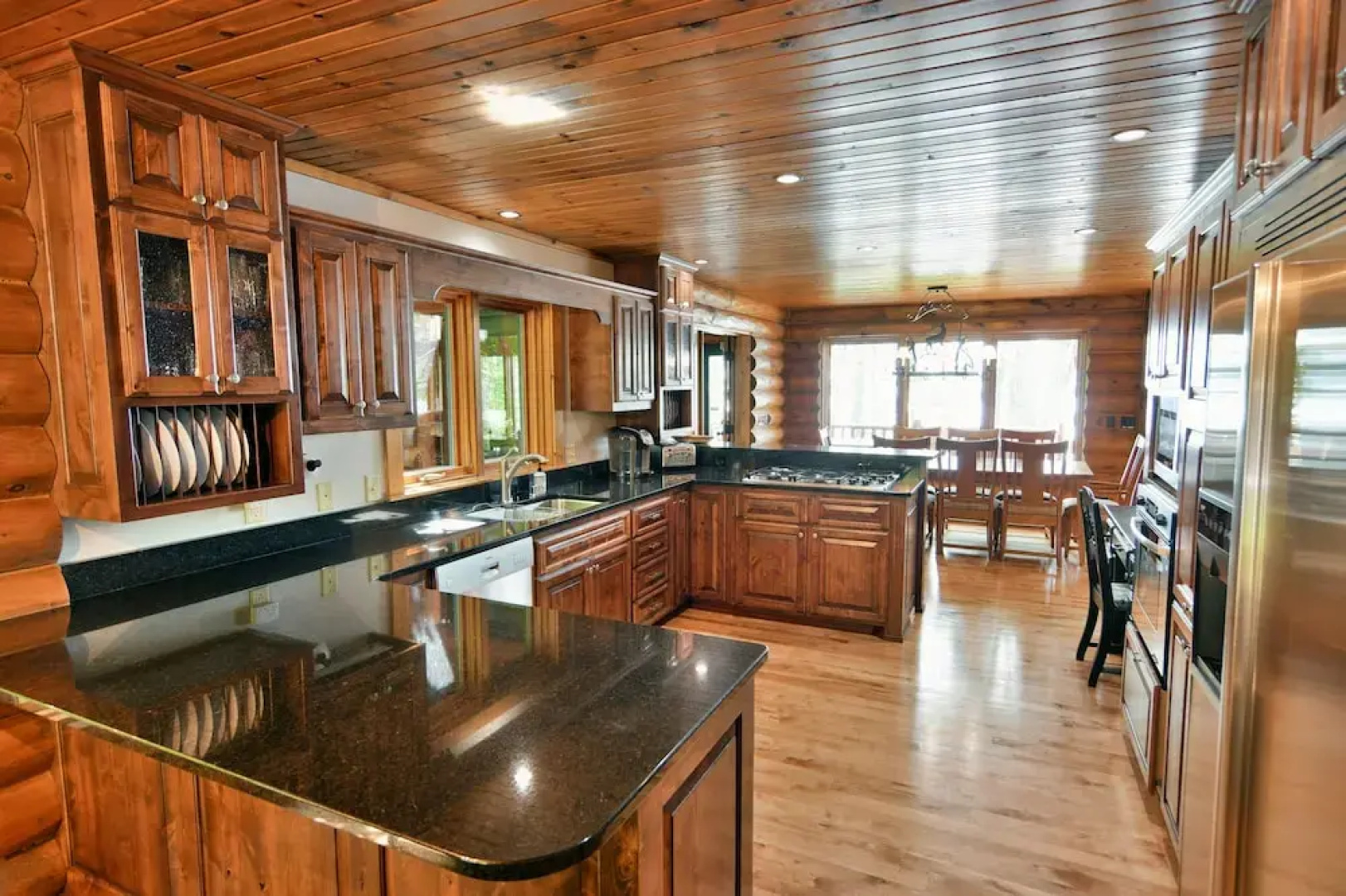 Lumberjack Lodge 5 Bedroom Home by RedAwning