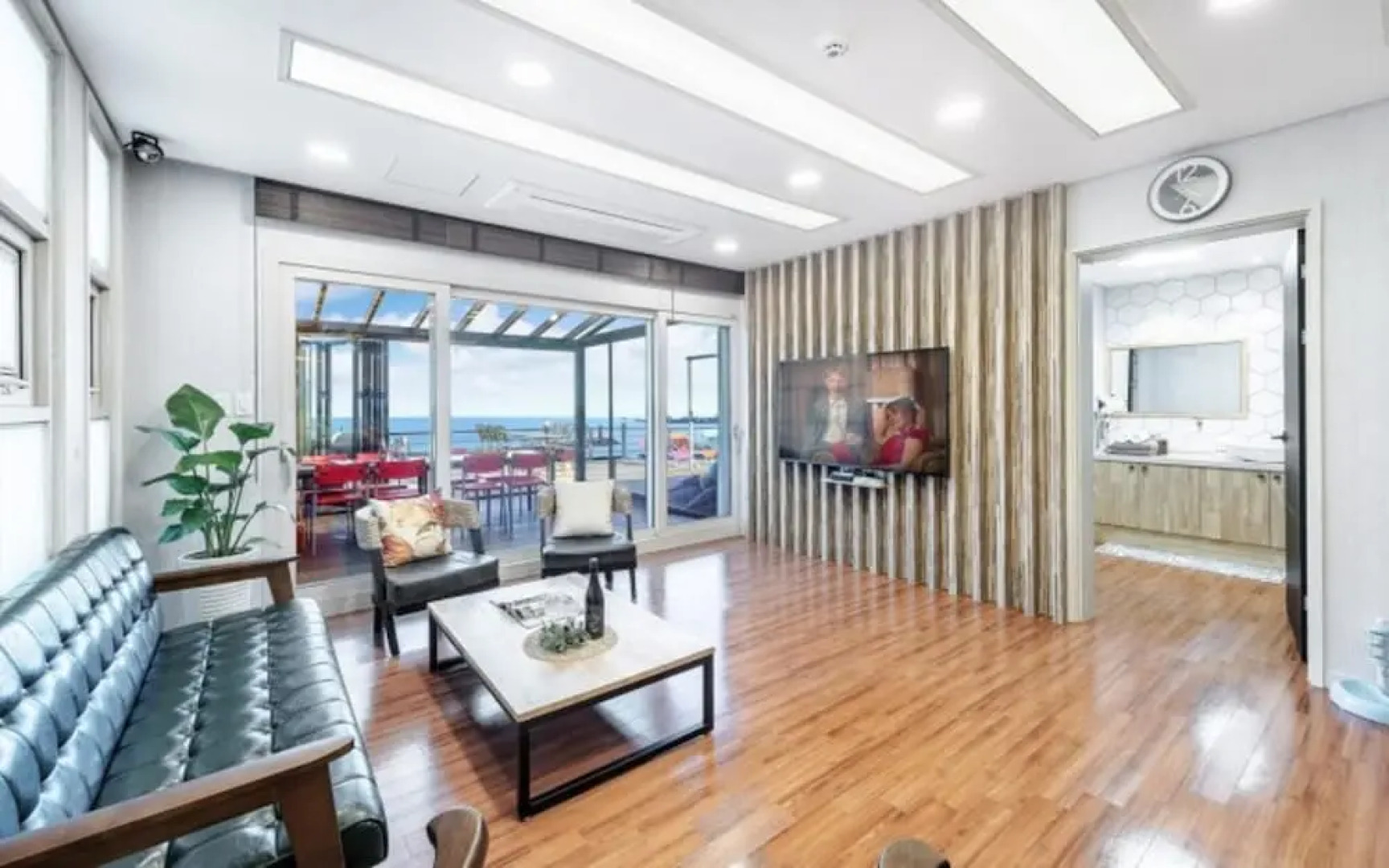 Pohang Unipool Villa