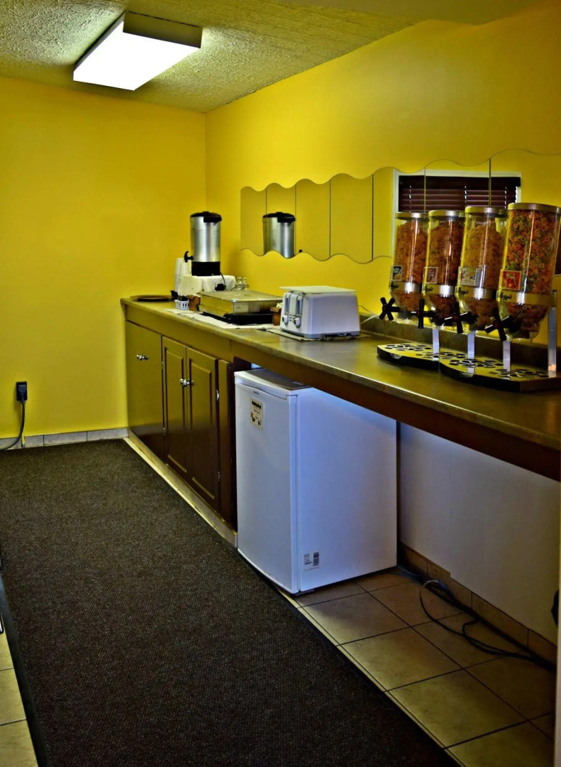 Centre Suites Inns Motel