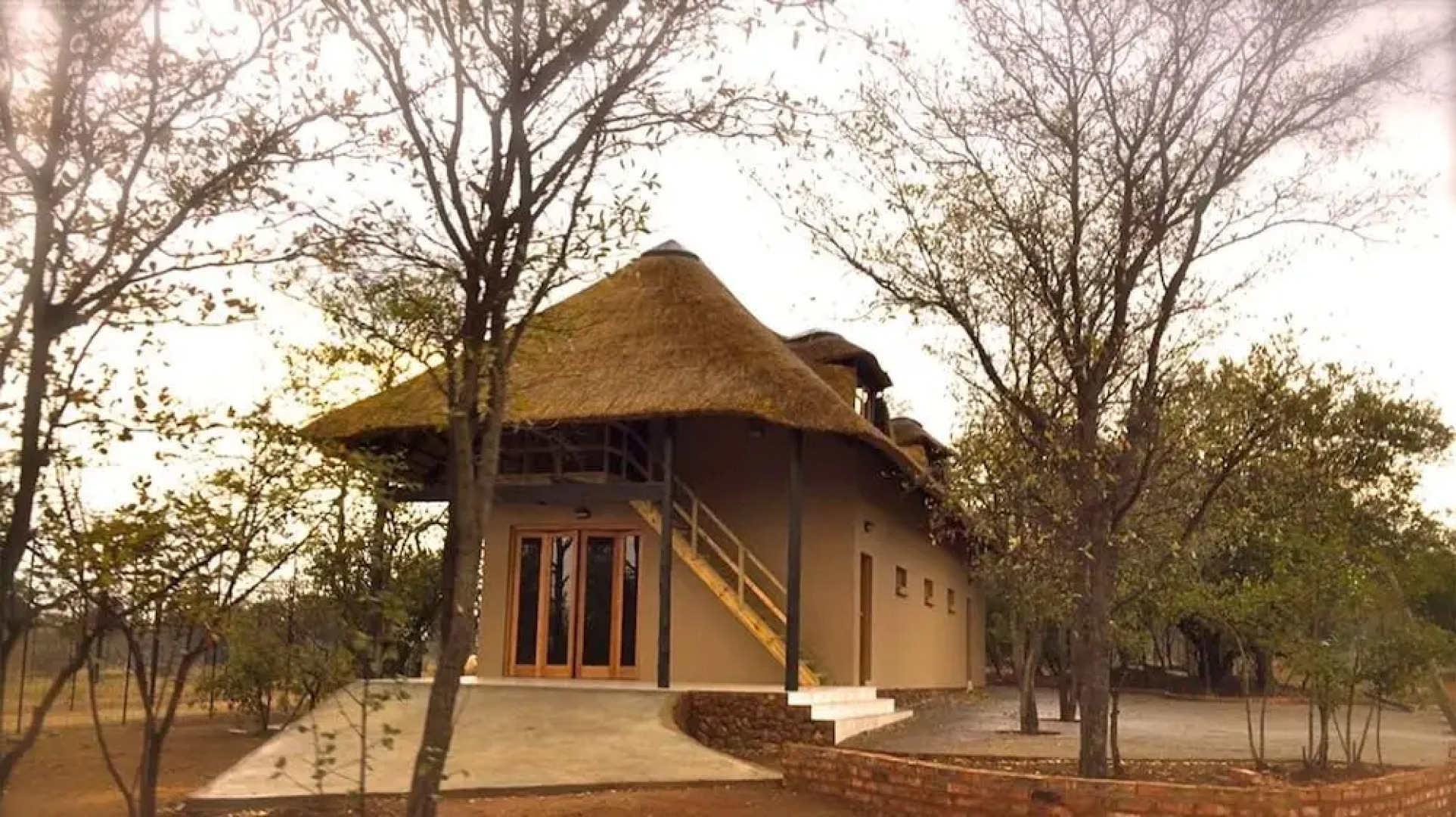 Ukutula Lion Lodge