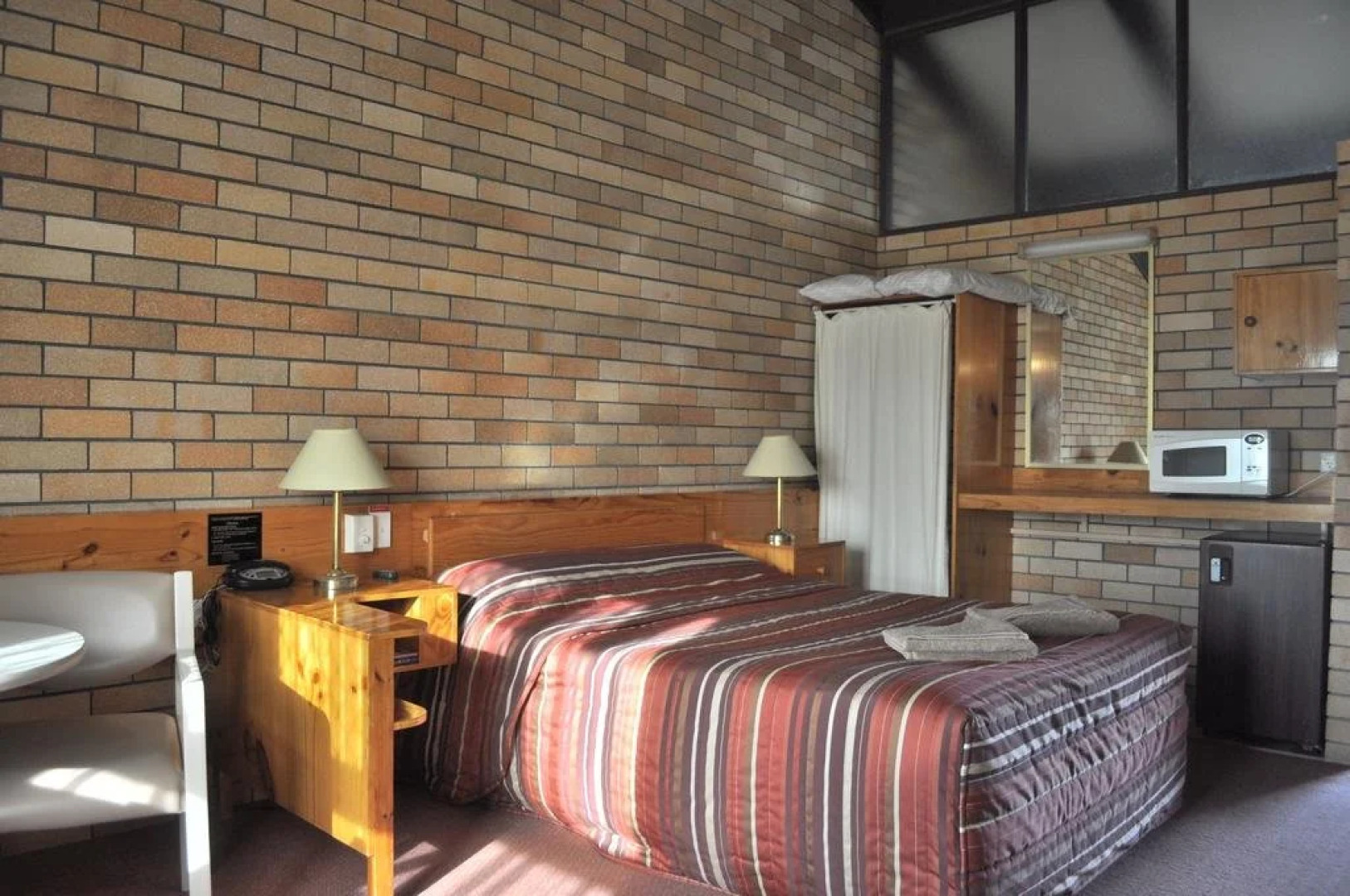 All Travellers Motor Inn