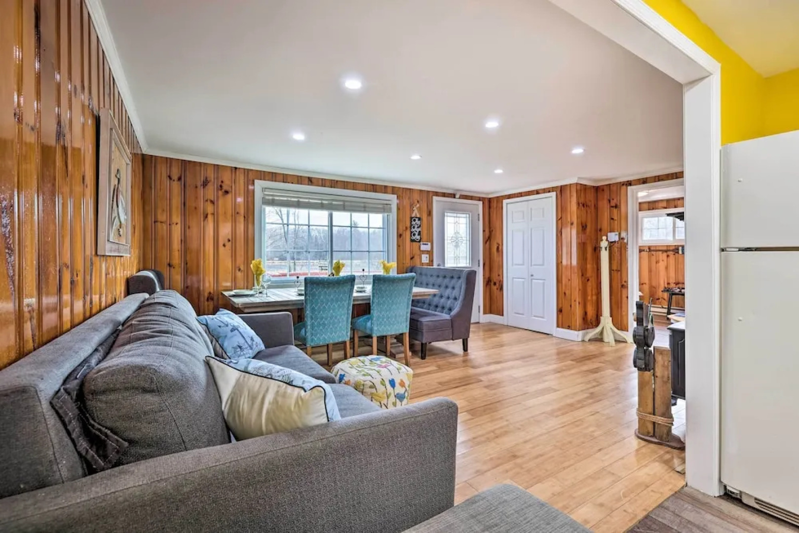 White Haven Lakeside Home w/ Kayaks & Fireplace!