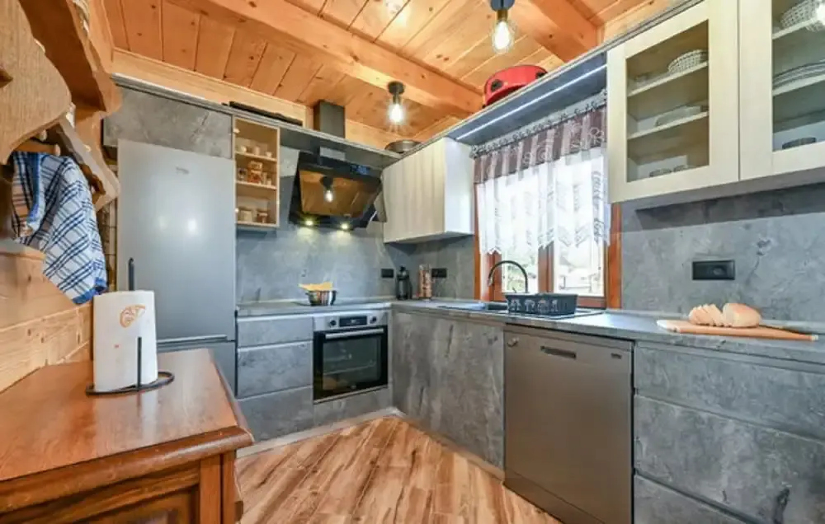 Dream Villa Sleeps 8 With Sauna