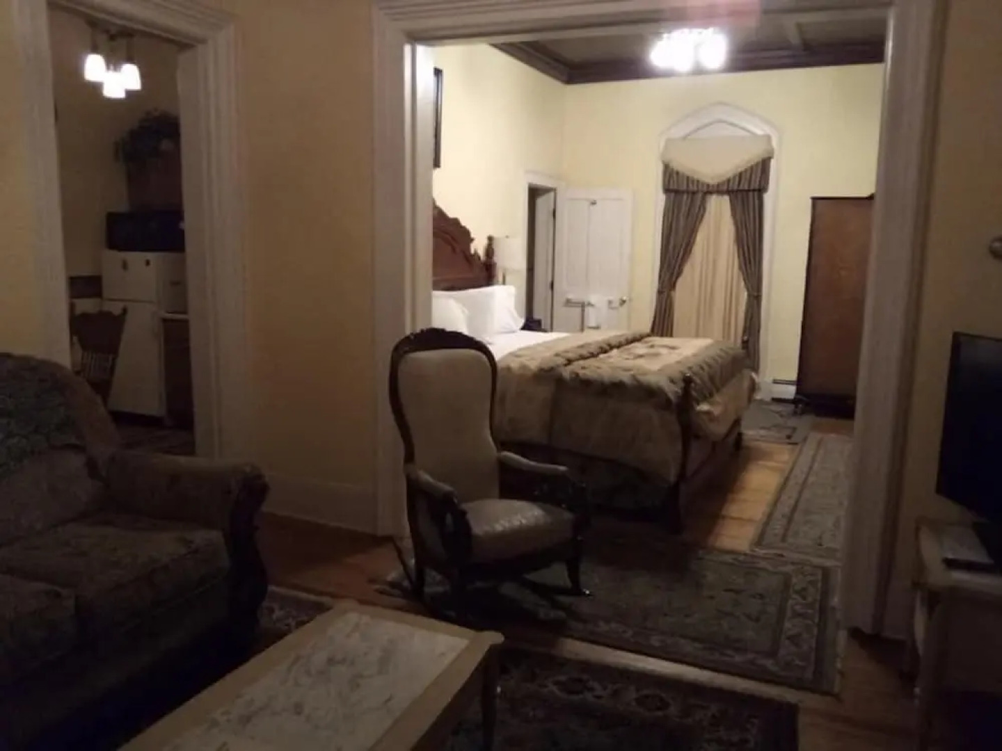 The Carriage House Inn