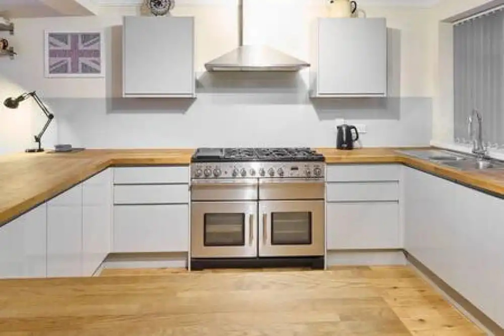 Host Stay Cobb Court