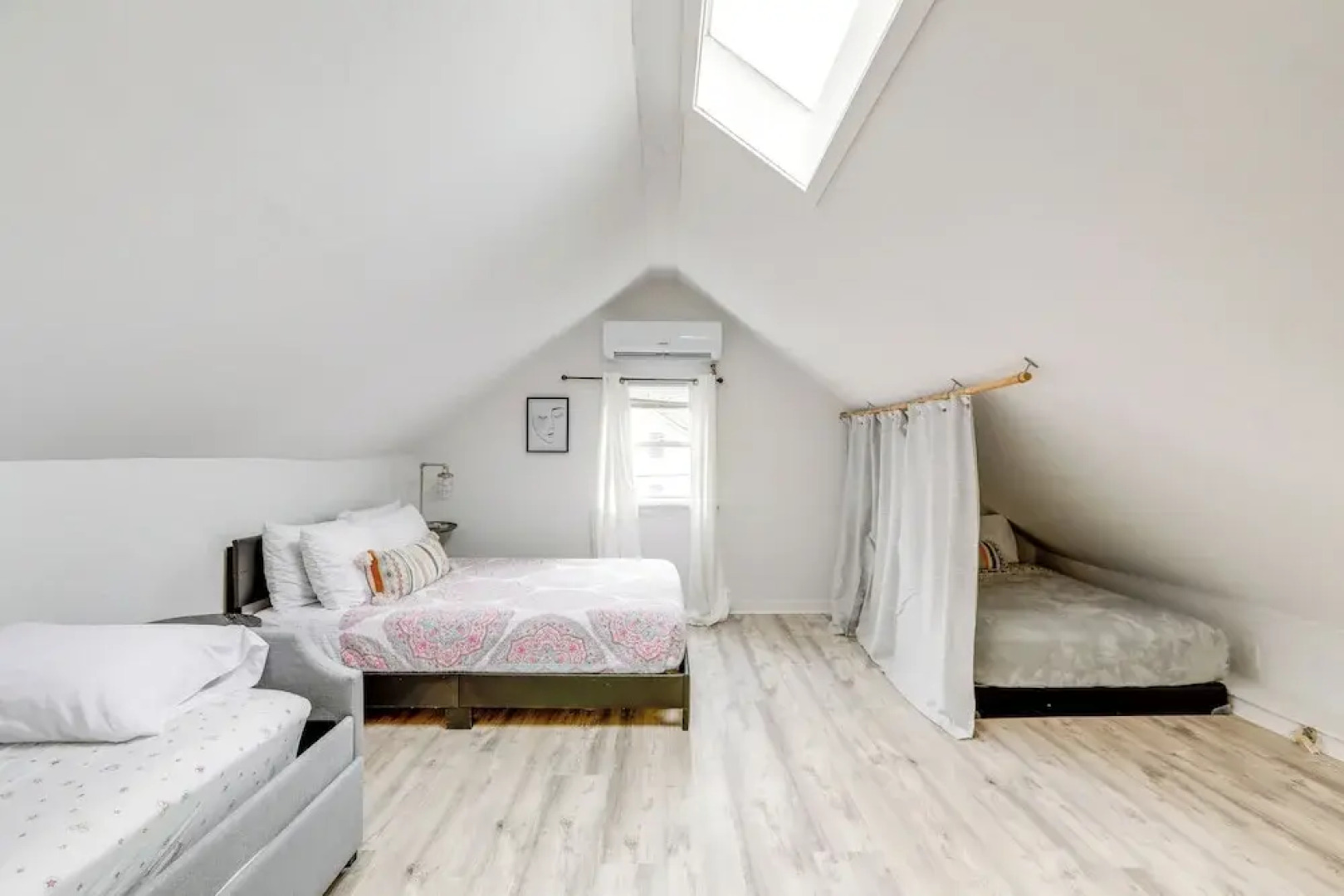 Walk to Campus & Palmer Square: Dtwn Townhome