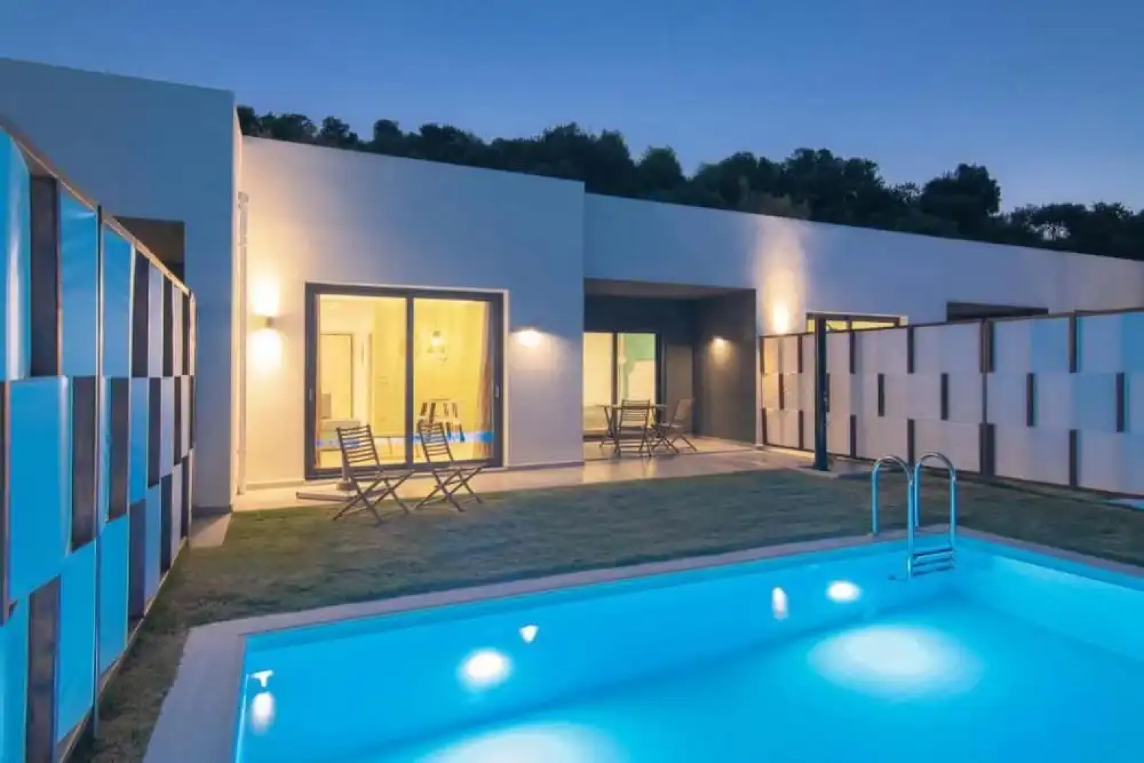 Deluxe Villa Manolis