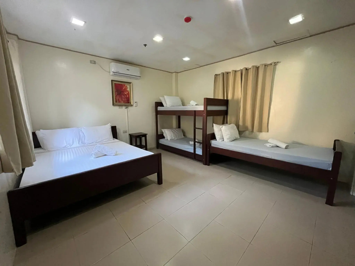 Blue Lagoon Inn & Suites