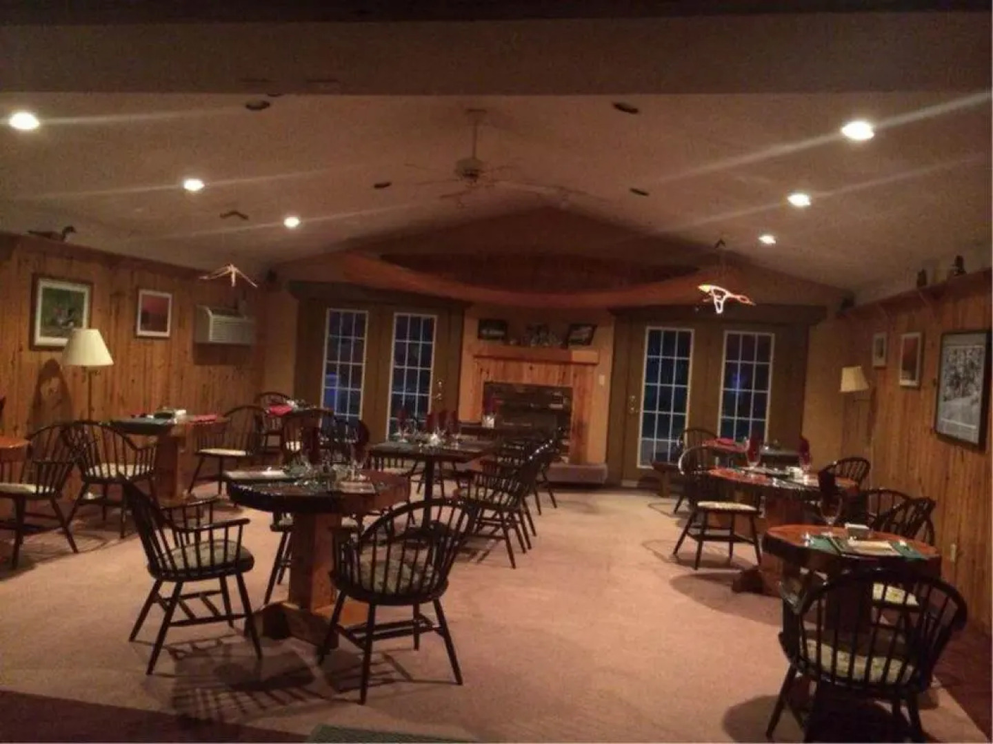 Algonquin Lakeside Inn