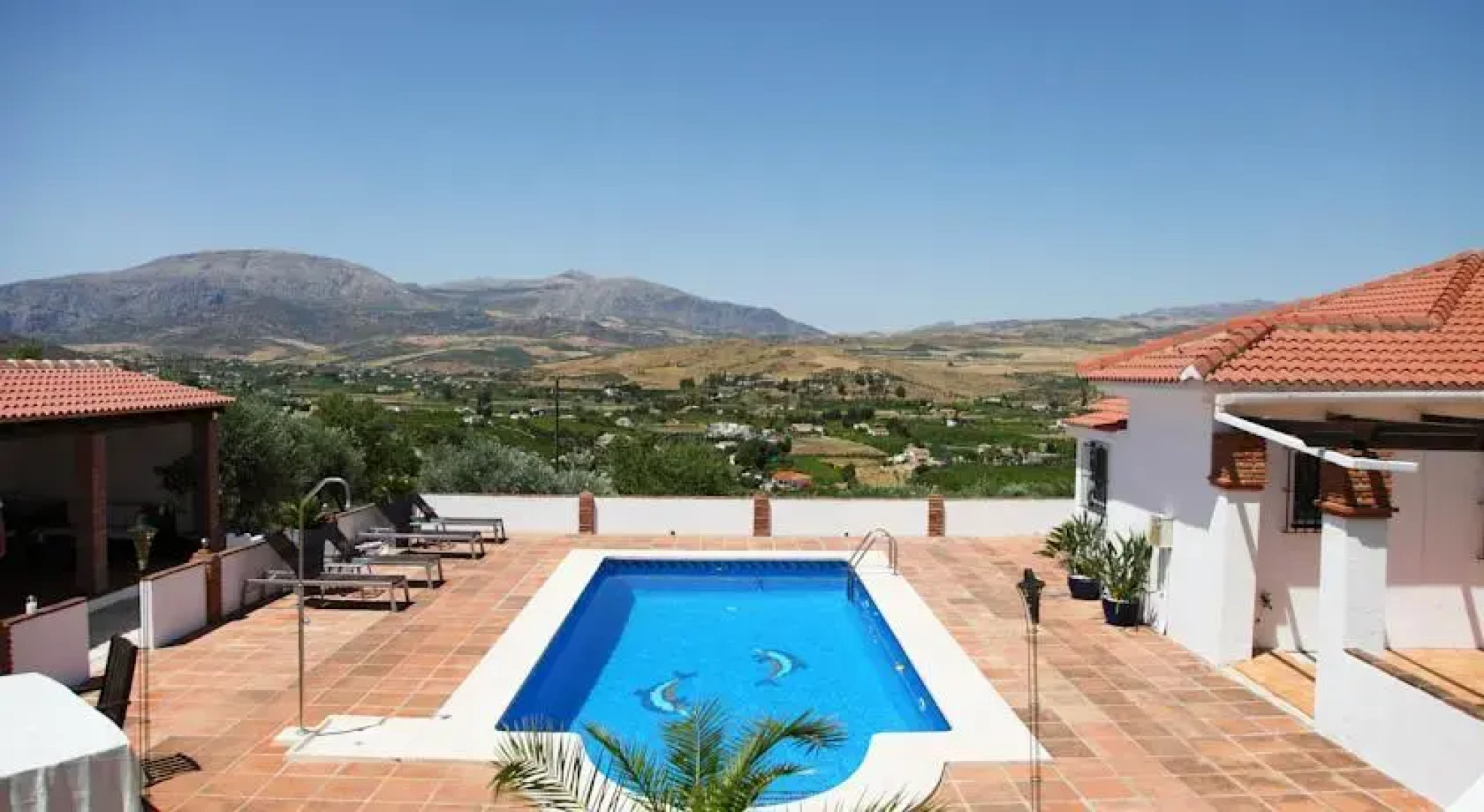 Alora Valley View Accommodations