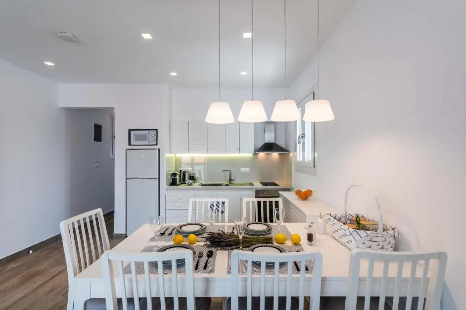 White Rock Milos Suites