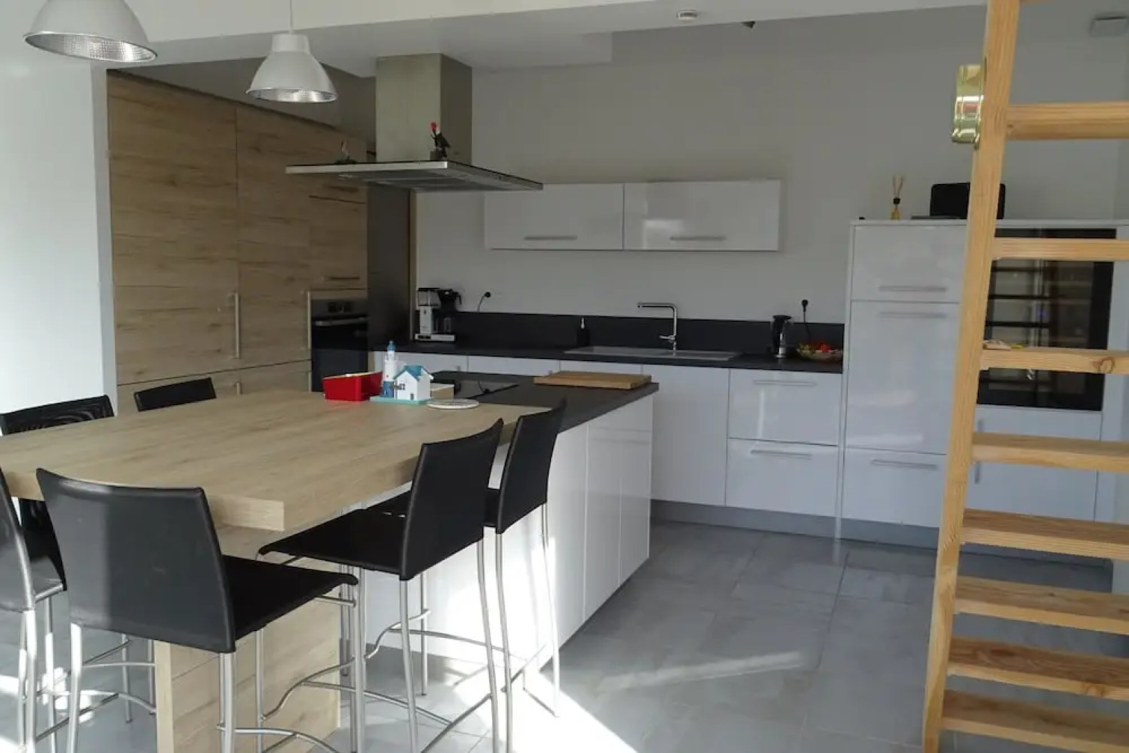 Villa avec vue sur le bassin