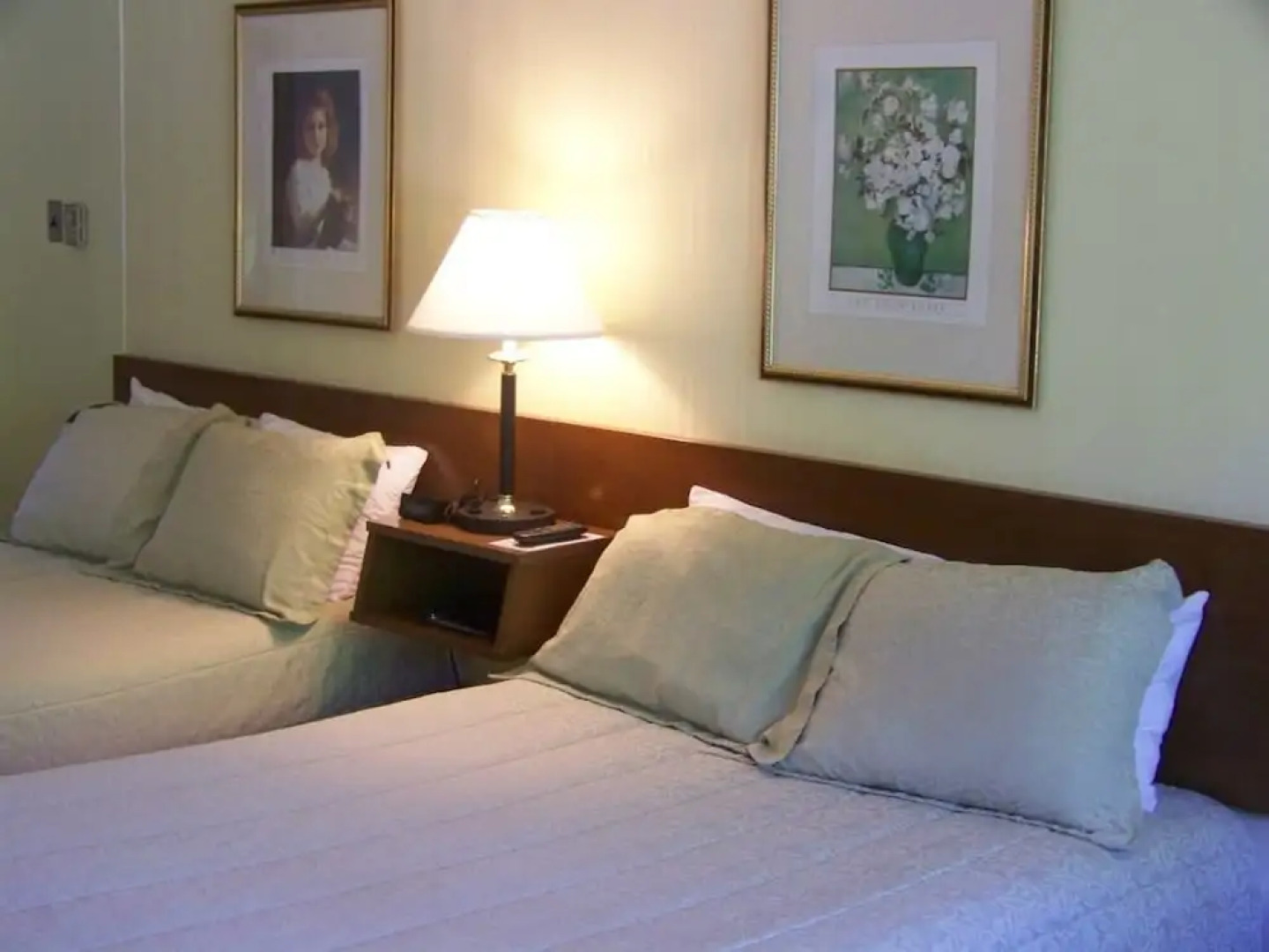 Colonial Village Motel and Cottages