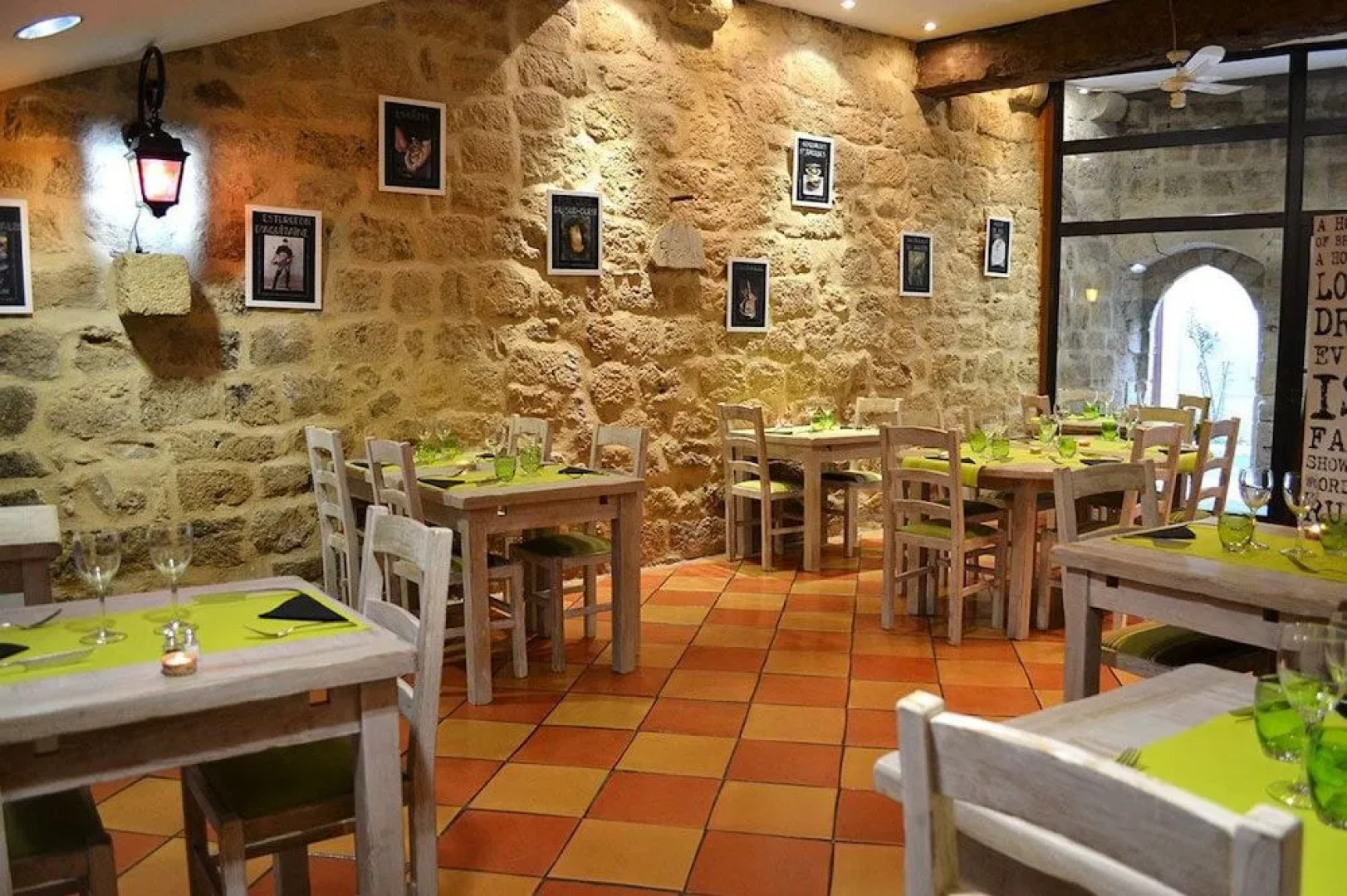 Les Feuilles dAcanthe