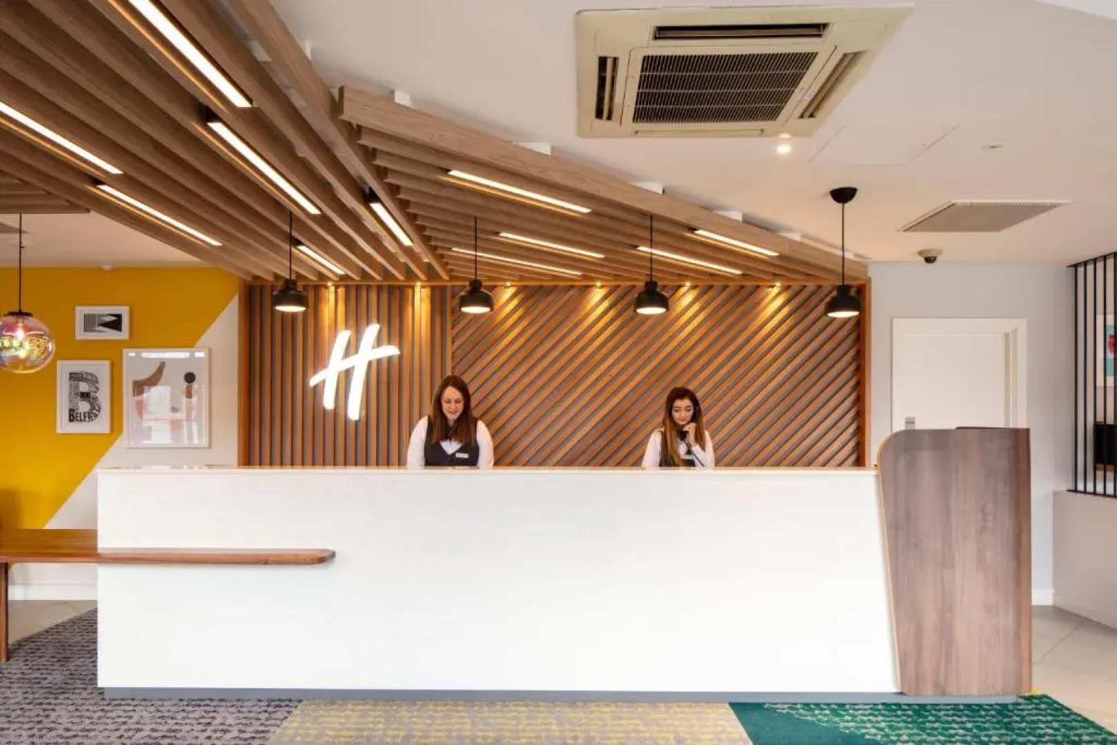 Holiday Inn Belfast City Centre by IHG