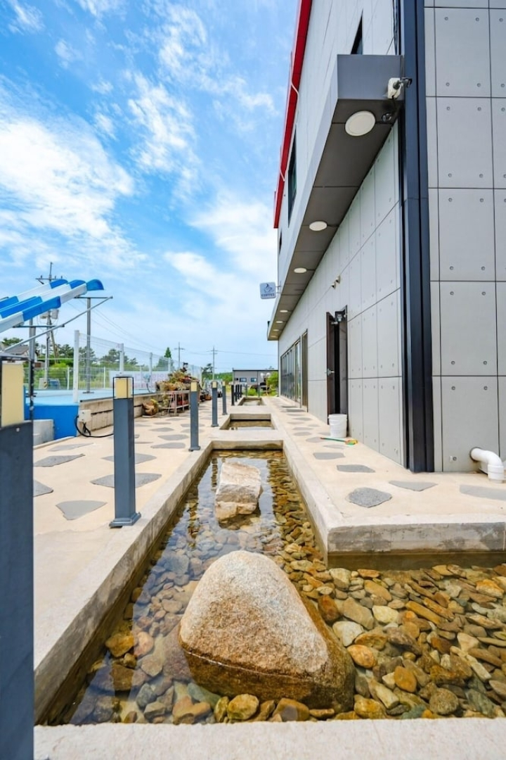 Taean El House Pension