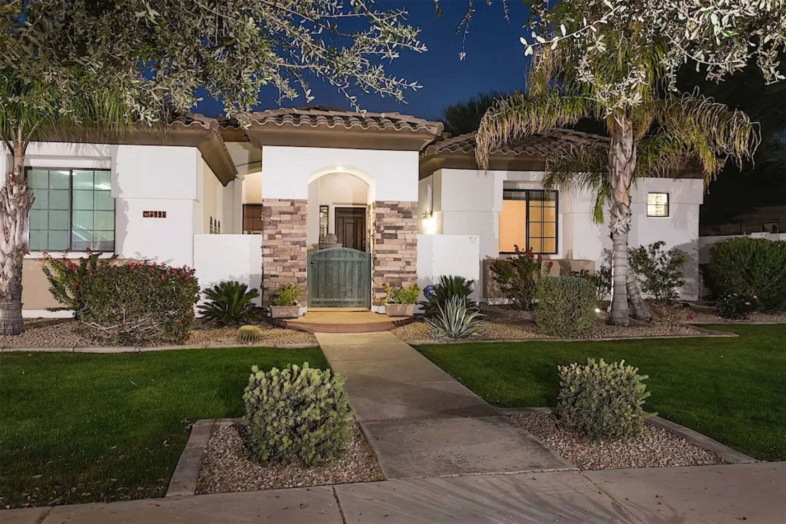 Palm Valley 4 BR by Casago