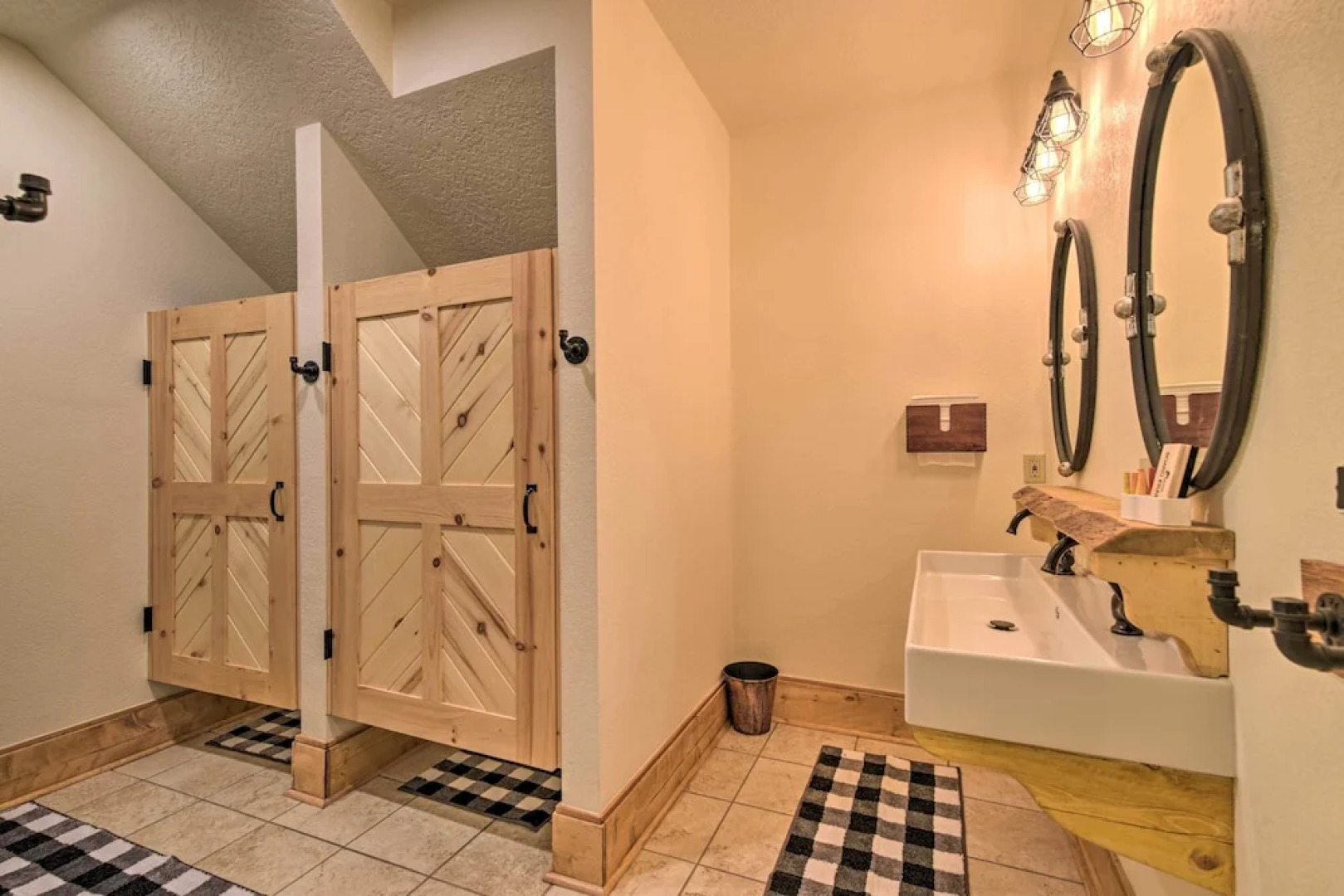 Grand Mountain Retreat in Angel Fire w/ Game Room!