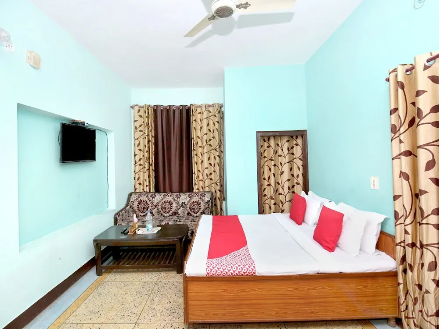 OYO 12307 Home Cozy 2BHK Parwanoo Kasauli