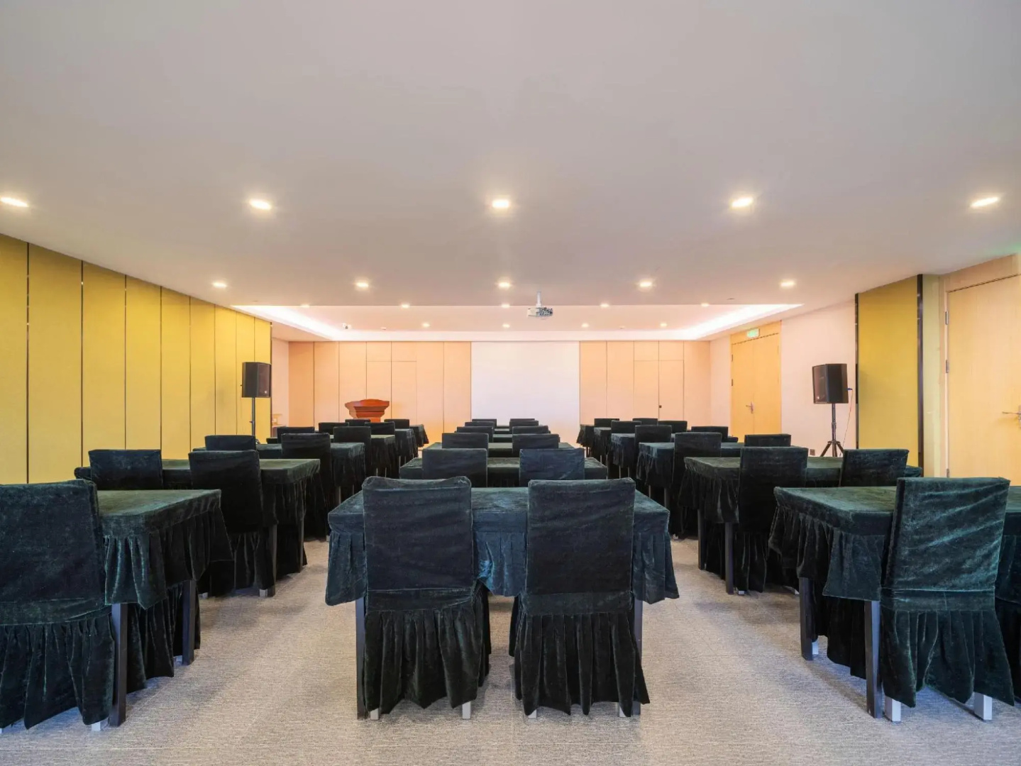 Ji Hotel Kuitun Wusu Street Yipinhui