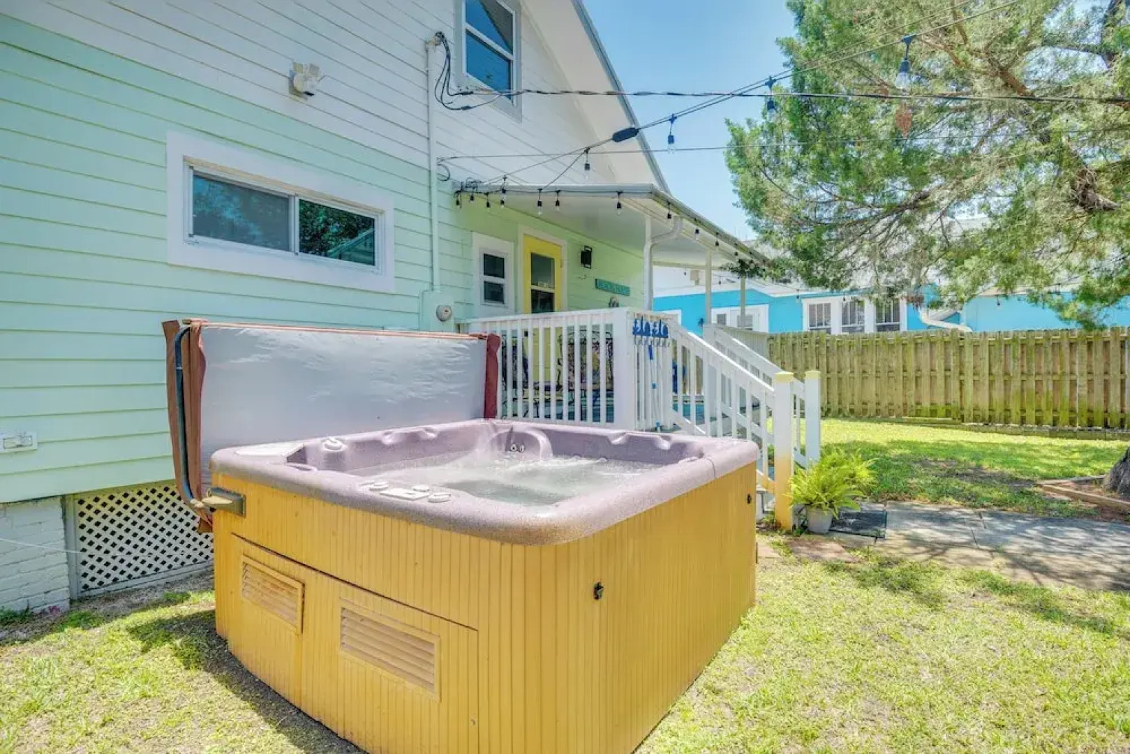 2 Blocks to Canal St: New Smyrna Beach Home