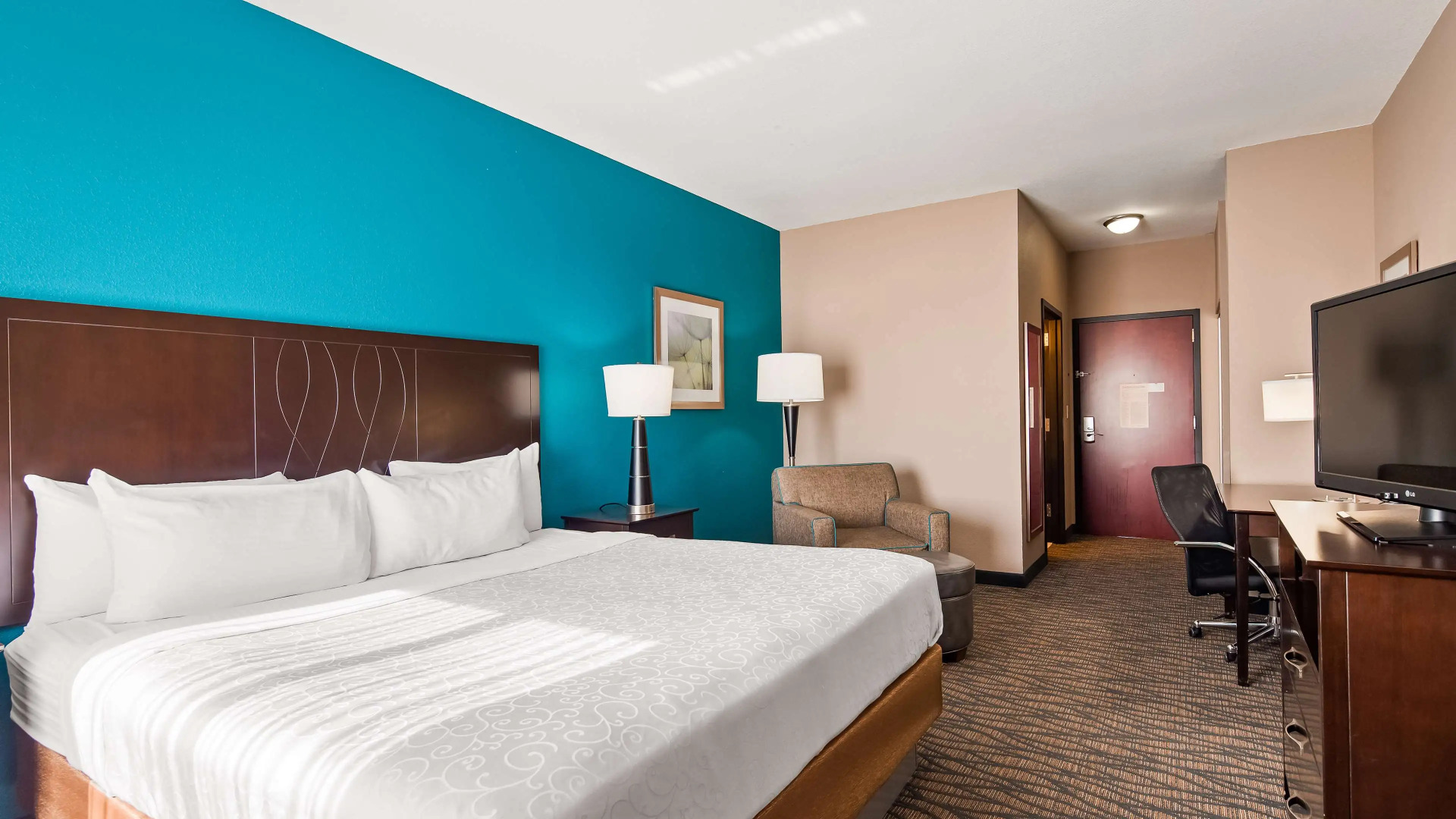 Best Western Plus Hiawatha Hotel