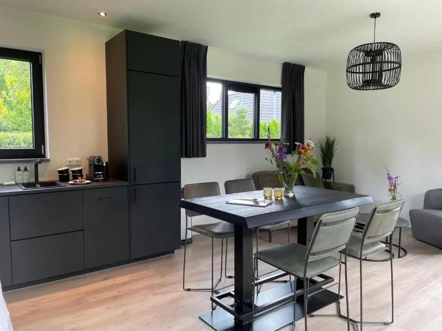 The Black Oak - Luxe bungalow met prive sauna