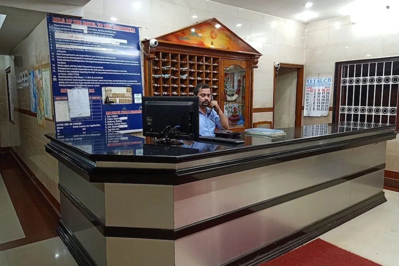 Spot On 45084 Hotel Navaratna Deluxe