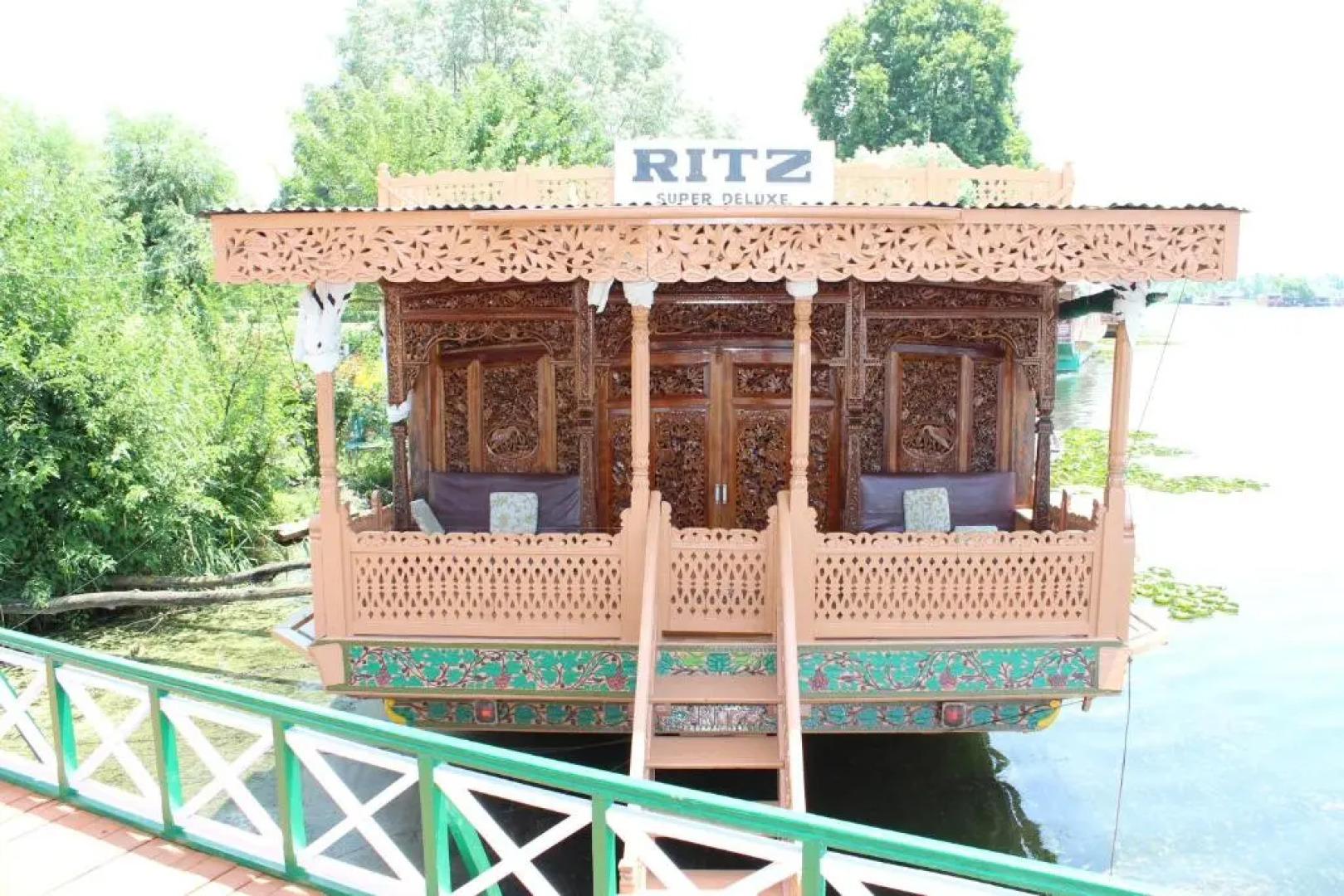 RITZ Houseboats