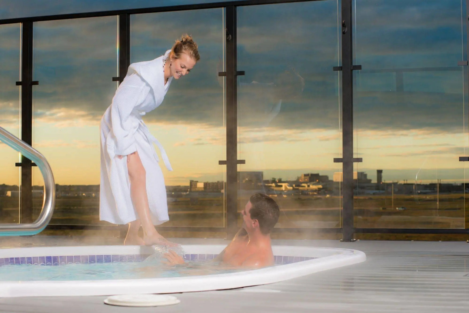 Applause Hotel by CLIQUE