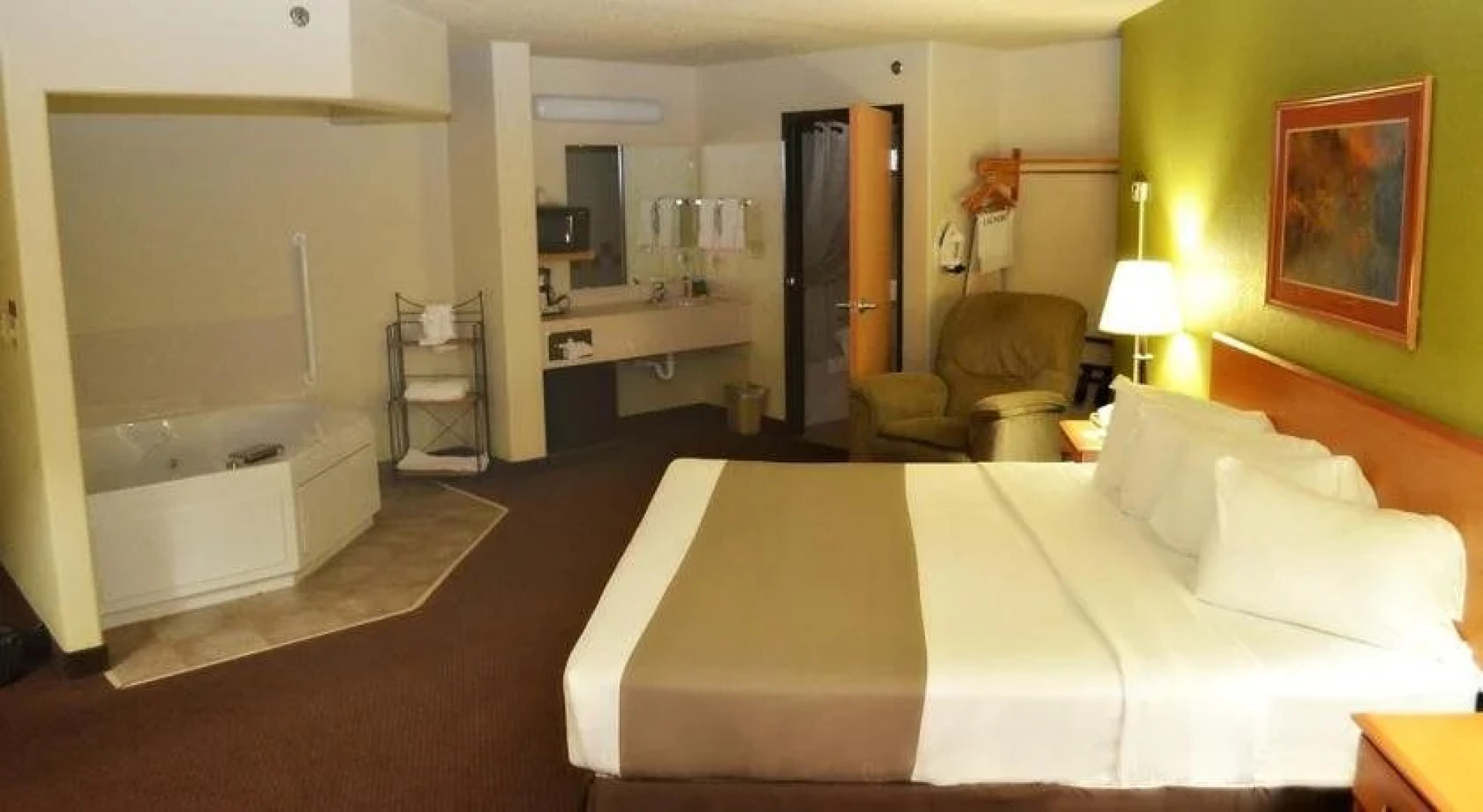 Fossil Creek Hotel And Suites