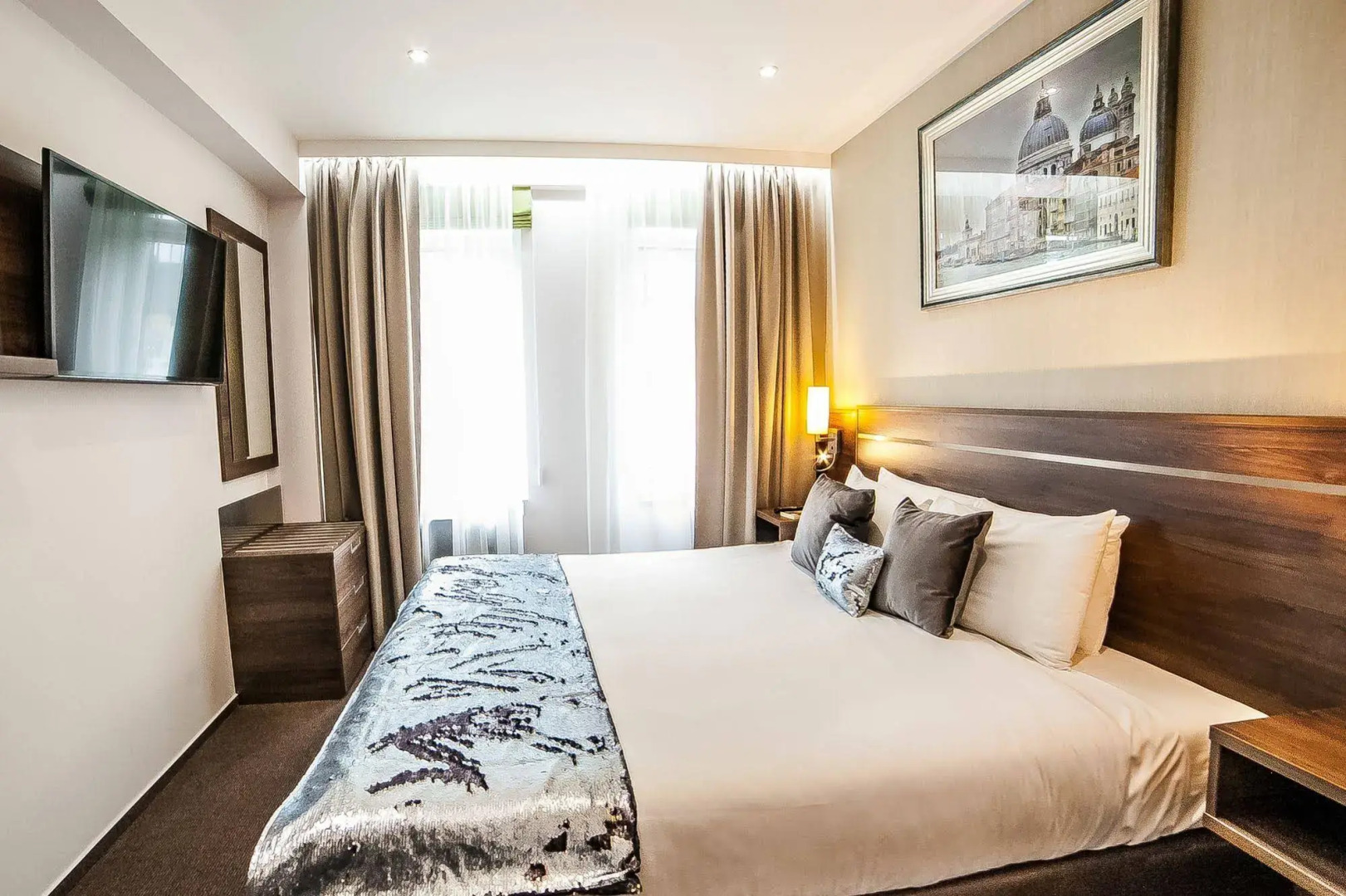 Hampton Suites Serviced Apartments