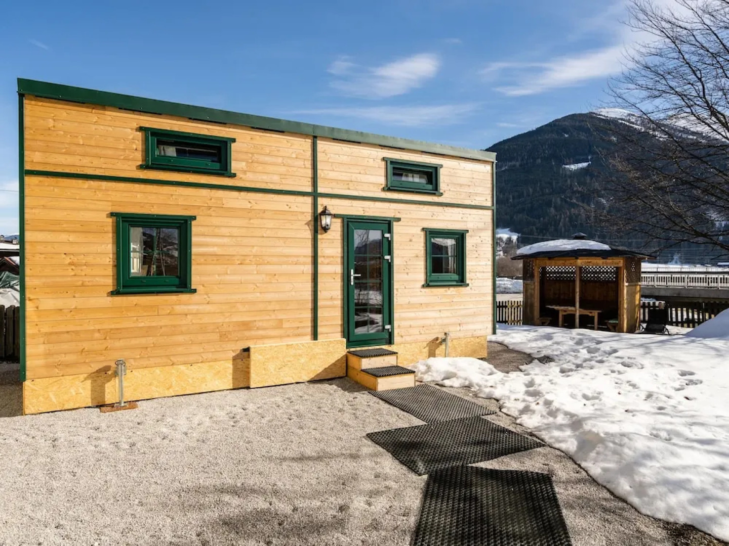 Cozy Chalet in Niedernsill near Lake