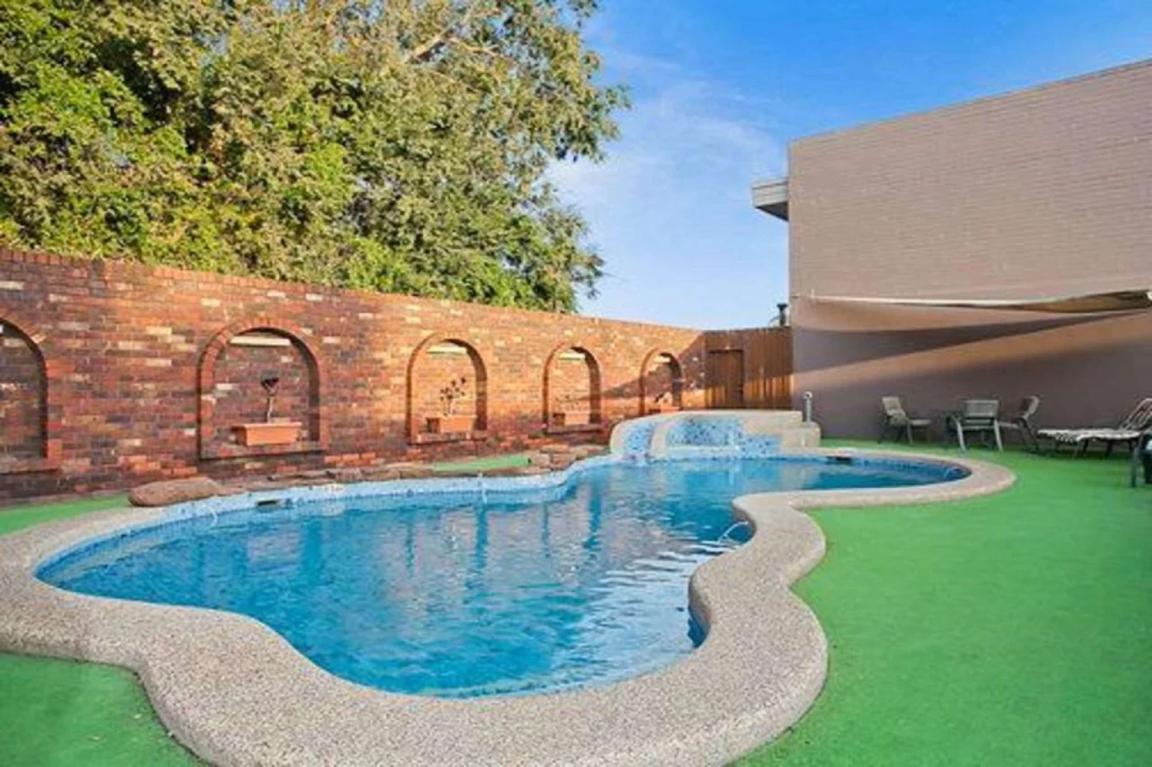 Sherbourne Terrace Hotel