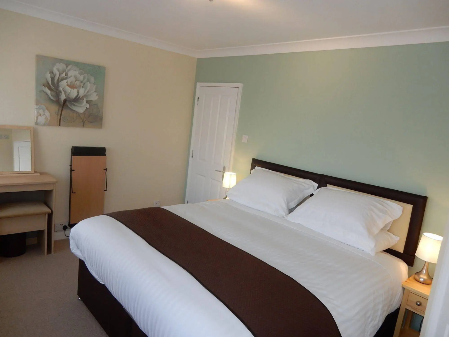 Abbots Lee - Adults Only