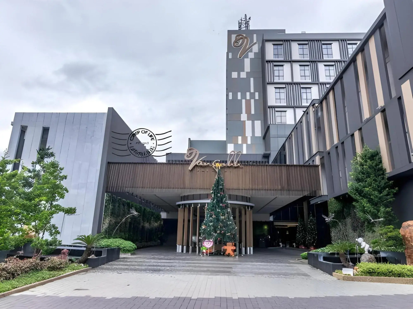 Vangohh Eminent Hotel & Spa