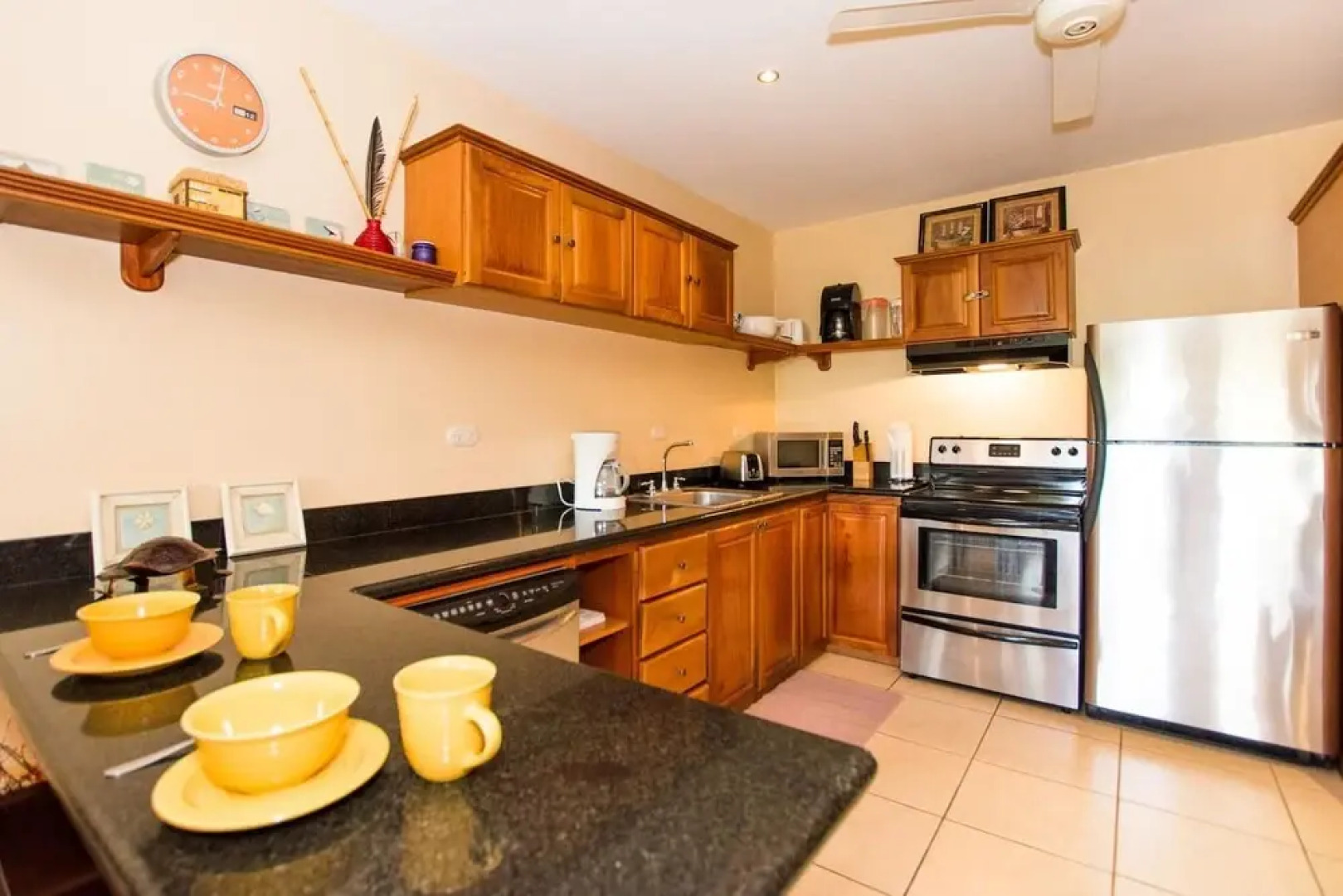 Colorful Condo with a Swimming Pool and Close Proximity to El Coco and the Beach