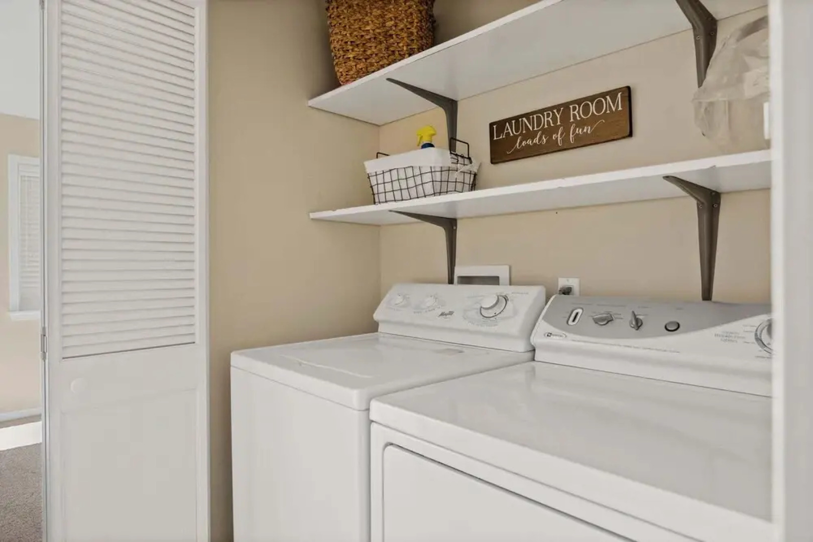 Bearfoot Lodge Near Hiking & Skiing!